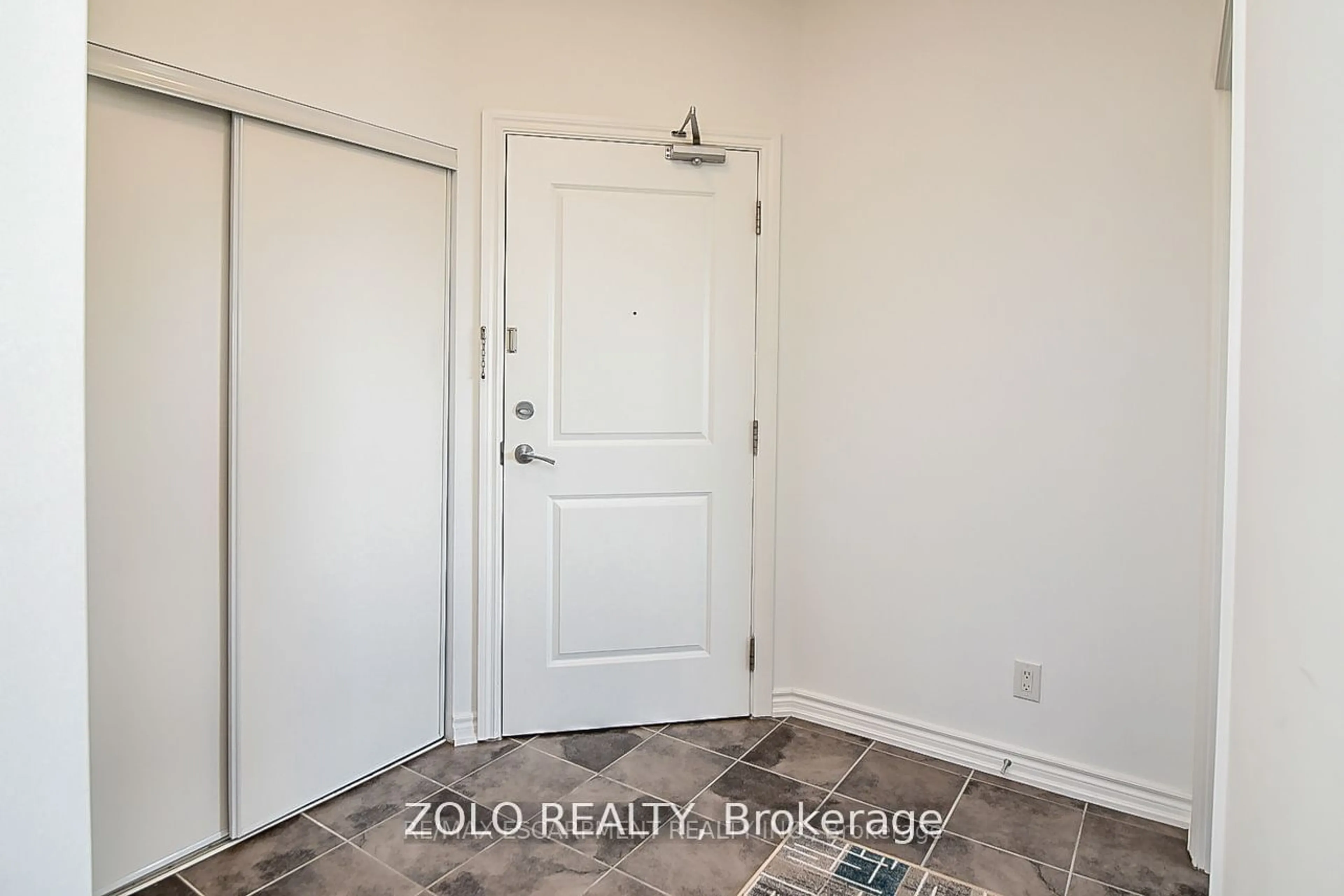 Indoor entryway for 7730 Kipling Ave #1002, Vaughan Ontario L4L 1Y9