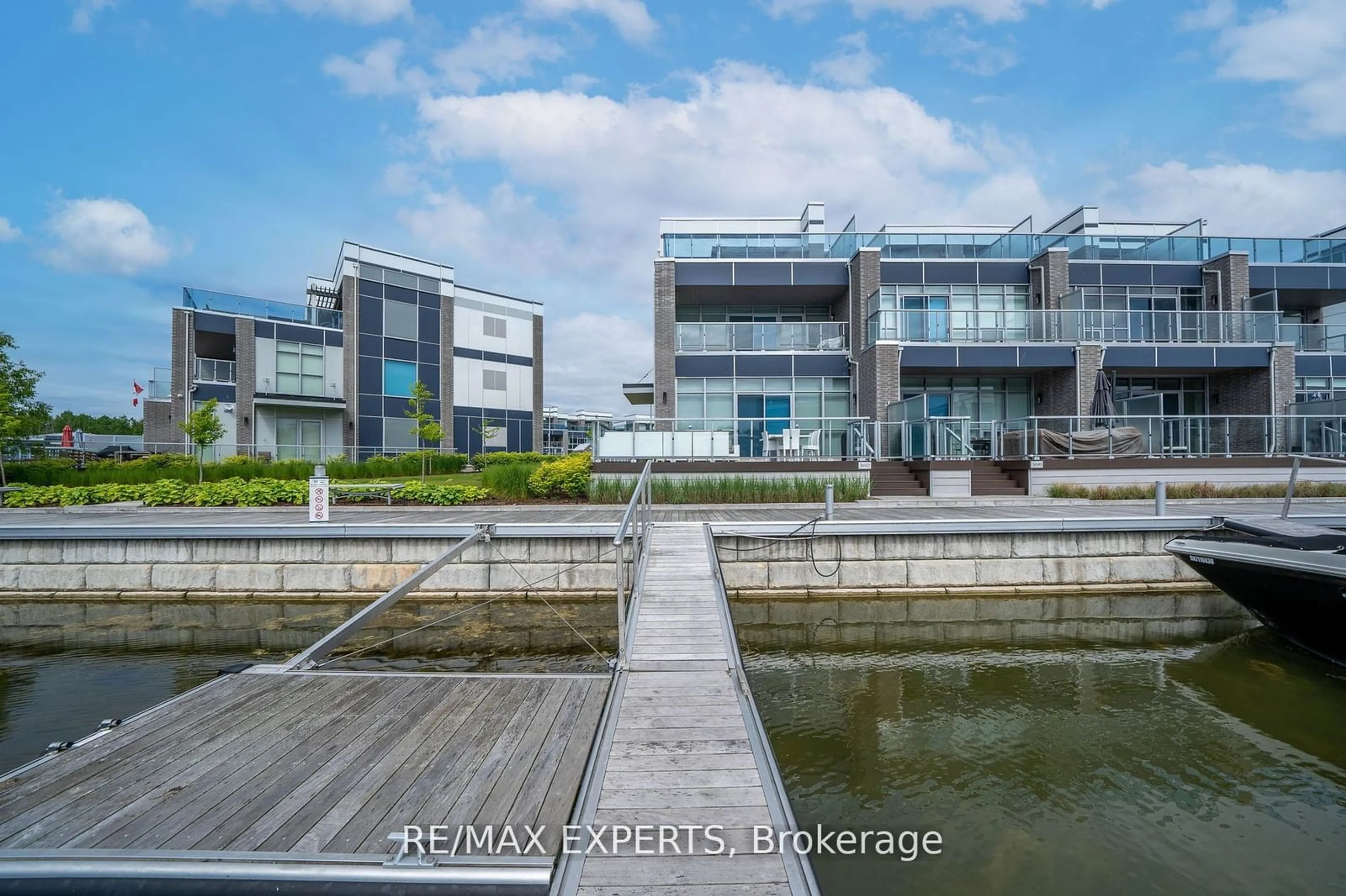 A pic from outside/outdoor area/front of a property/back of a property/a pic from drone, water/lake/river/ocean view for 3692 Ferretti Crt, Innisfil Ontario L9S 0N6