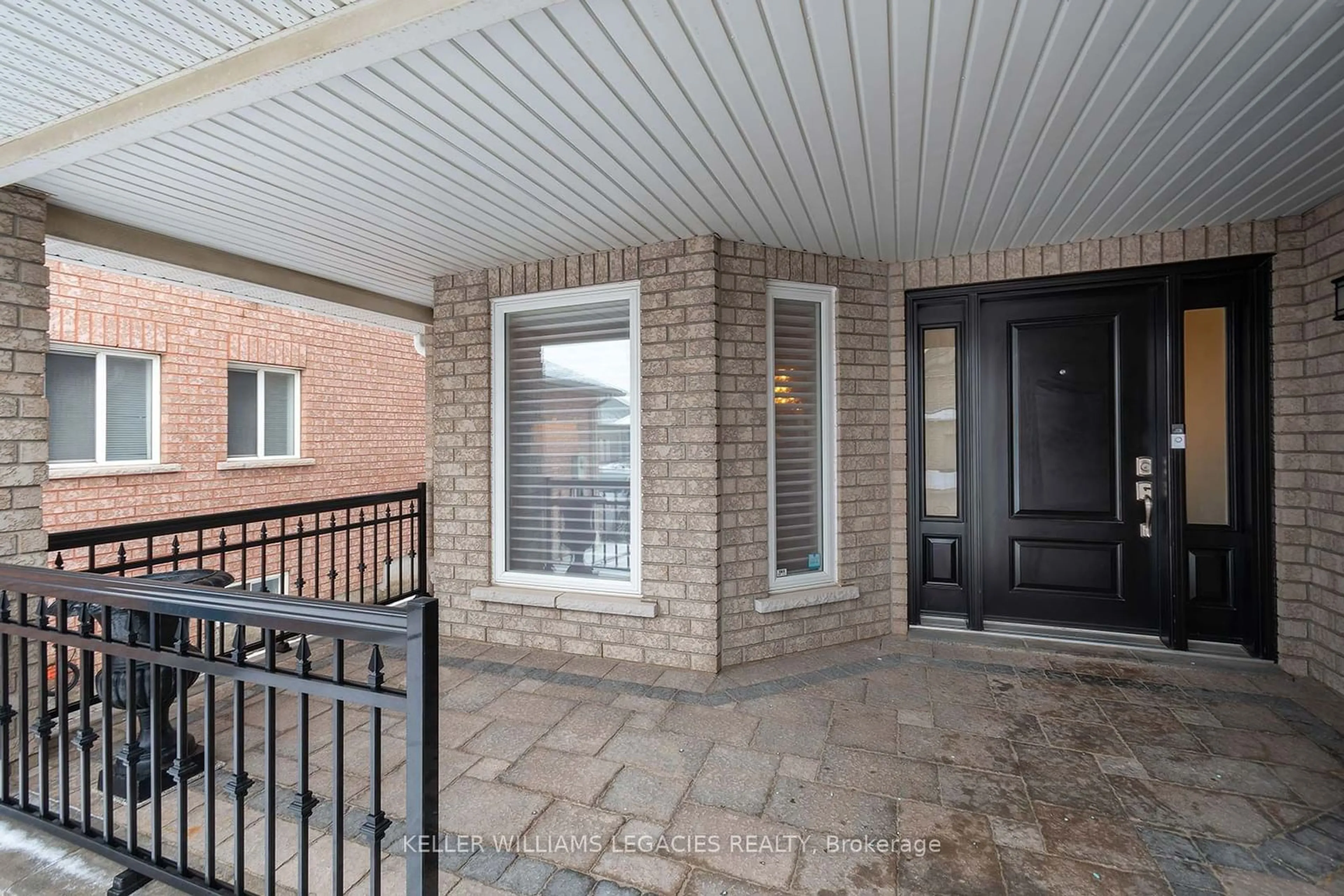 Indoor entryway for 43 Brasswinds Crt, Vaughan Ontario L4L 9C6