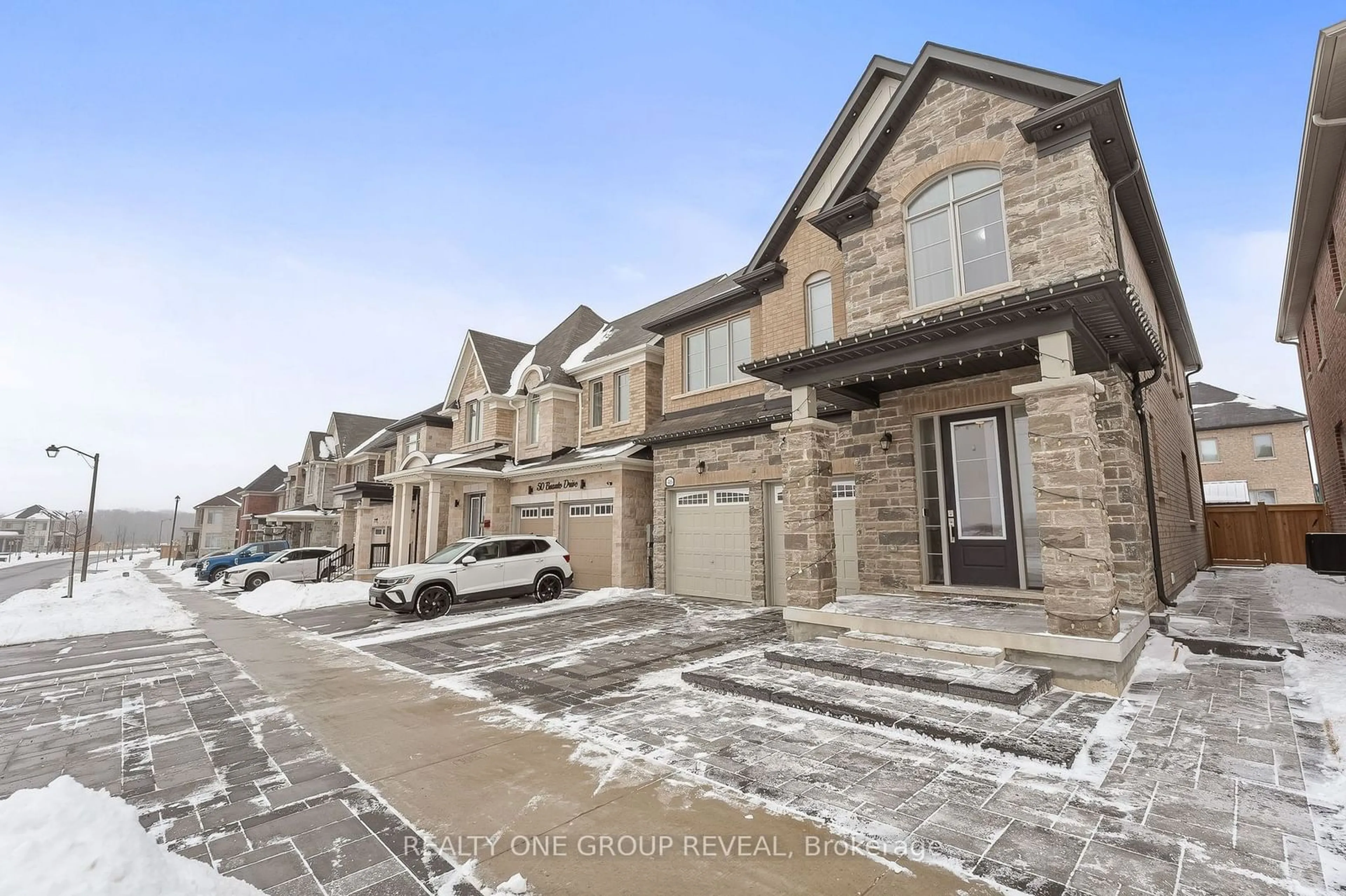 Unknown for 46 Busato Dr, Whitchurch-Stouffville Ontario L4A 4V4