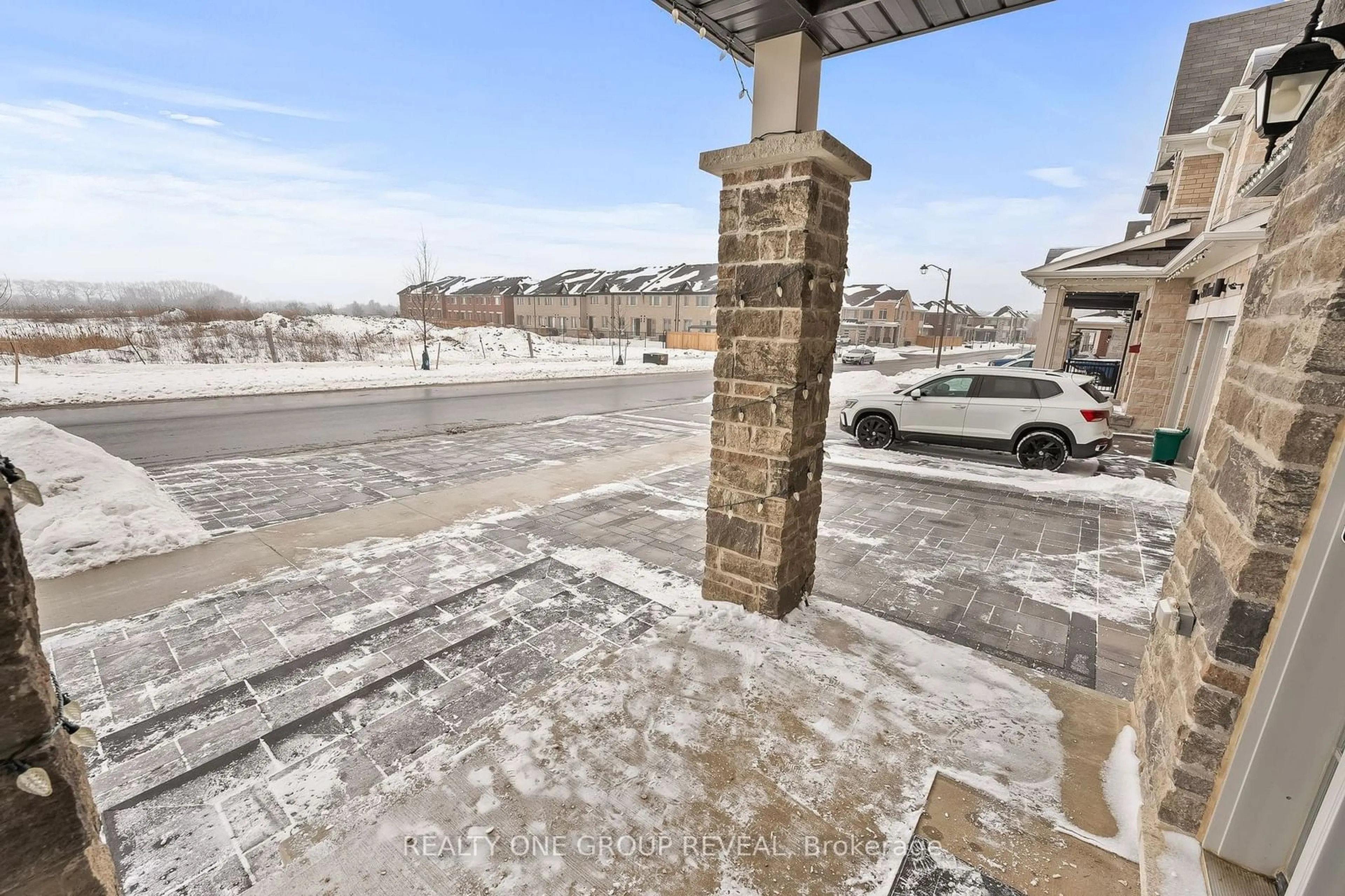 Patio, street for 46 Busato Dr, Whitchurch-Stouffville Ontario L4A 4V4