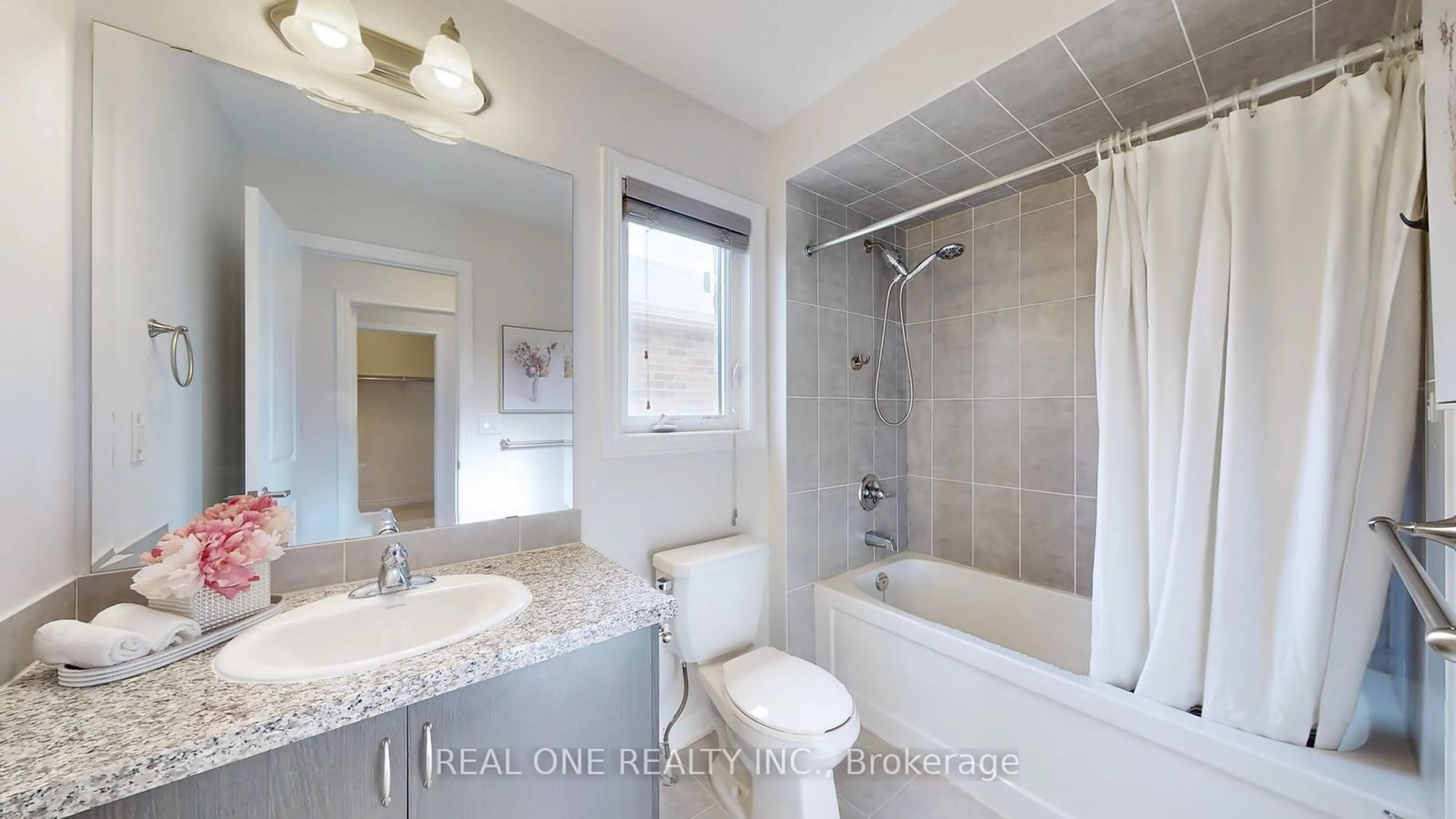 Standard bathroom, ceramic/tile floor for 67 Collier Cres, Markham Ontario L6E 0T2