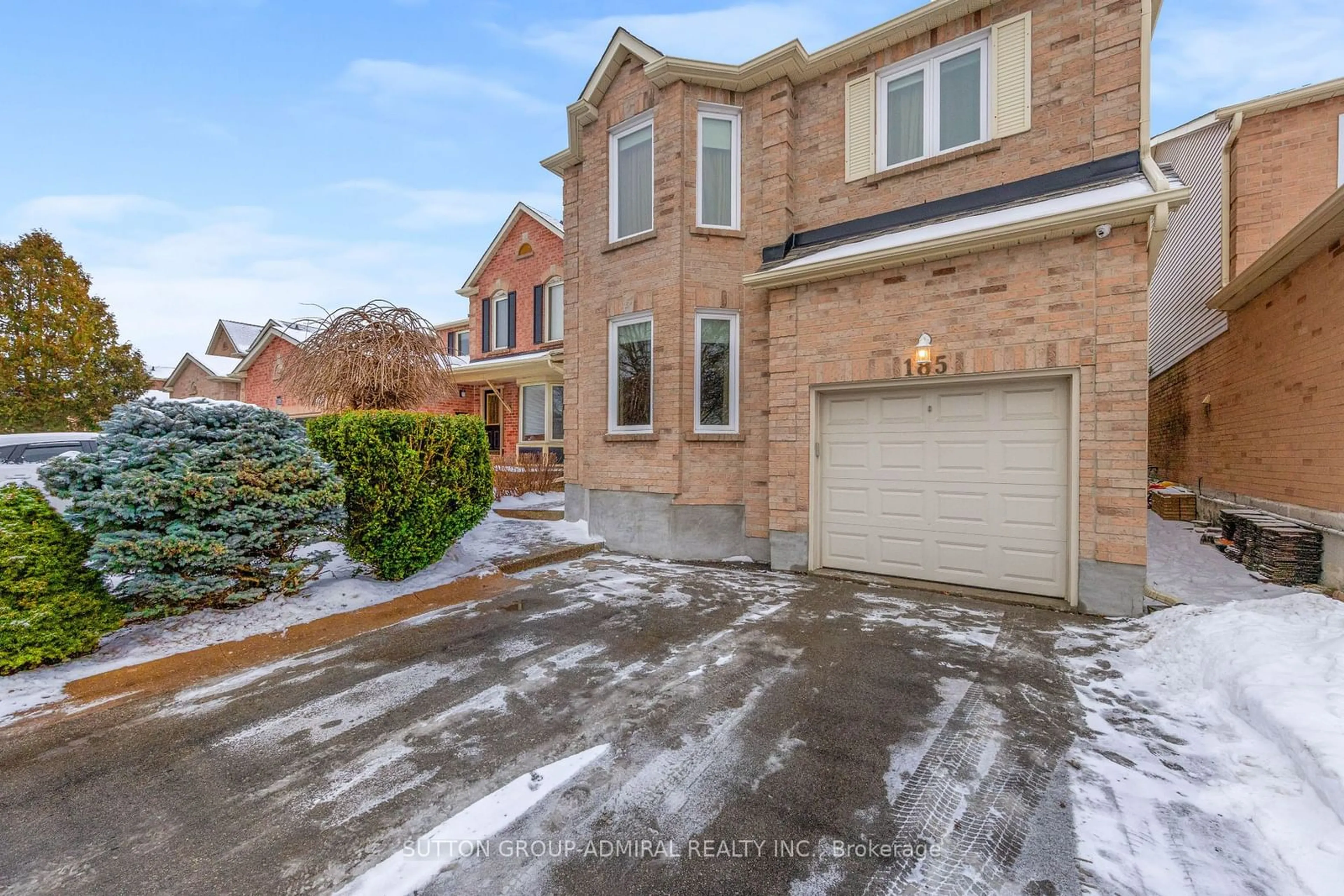 Home with brick exterior material, street for 185 Chelwood Dr, Vaughan Ontario L4J 7C3