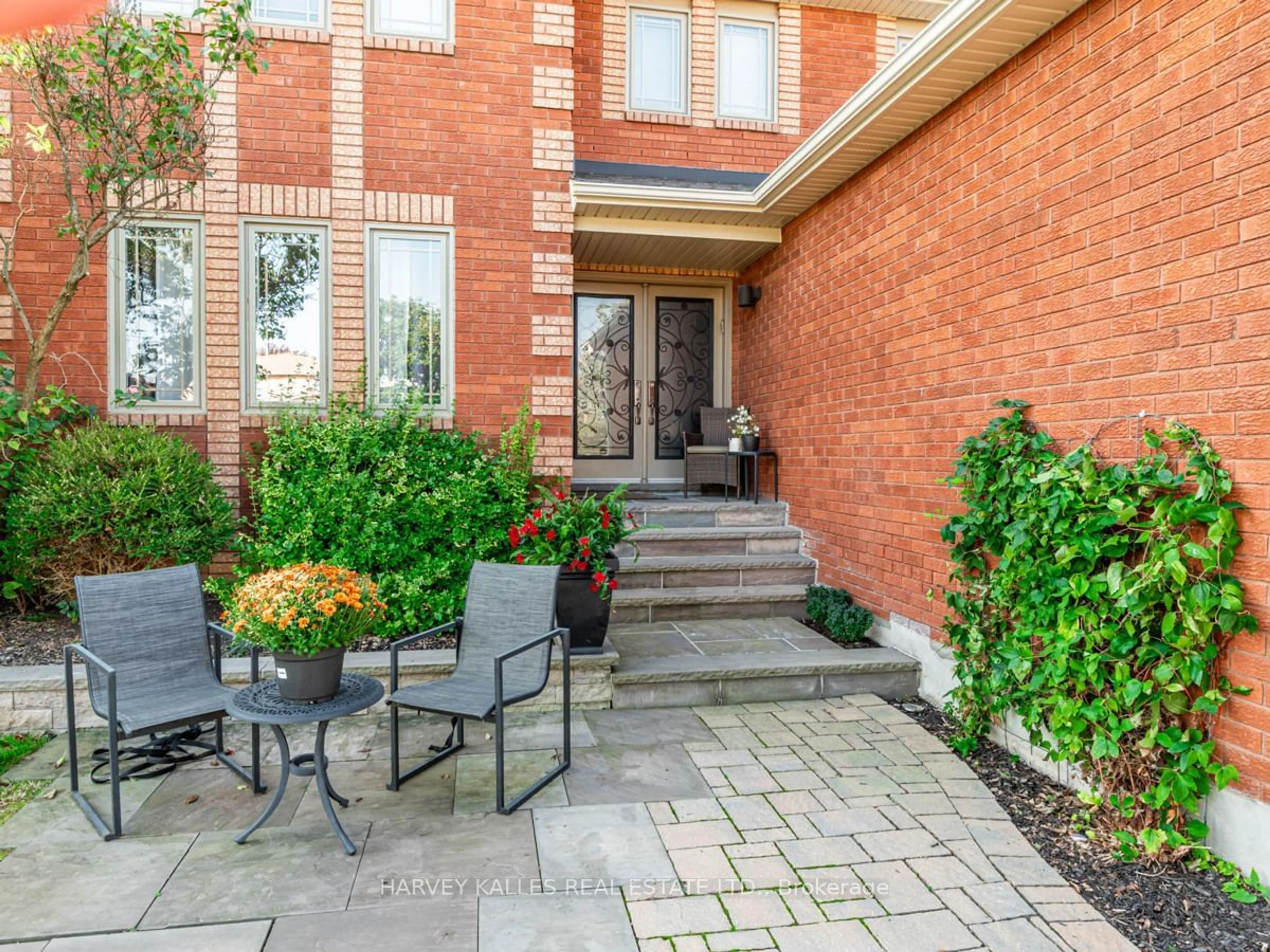 Home with brick exterior material, street for 21 Tamara Dr, Richmond Hill Ontario L4S 1E7