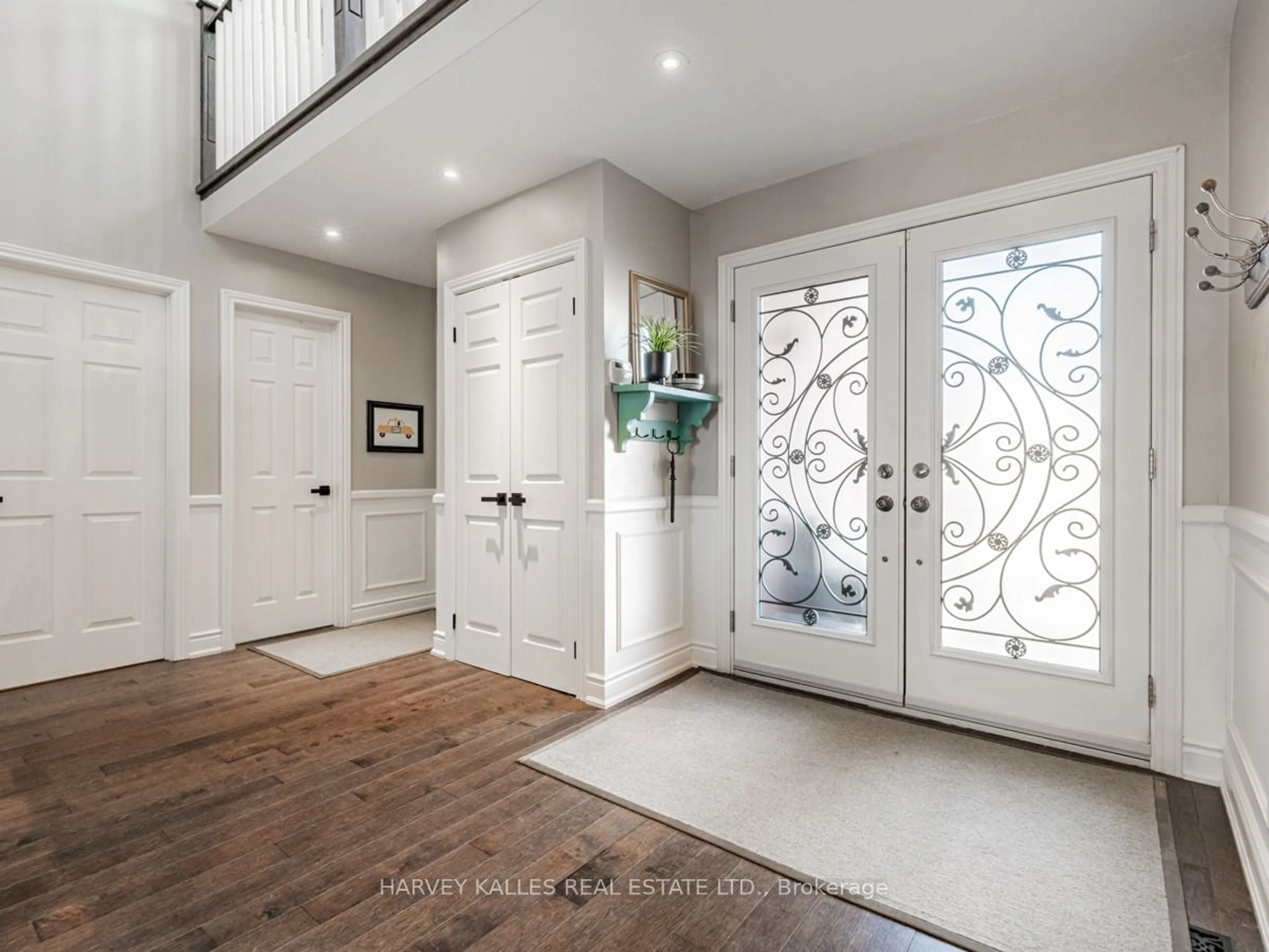 Indoor entryway for 21 Tamara Dr, Richmond Hill Ontario L4S 1E7