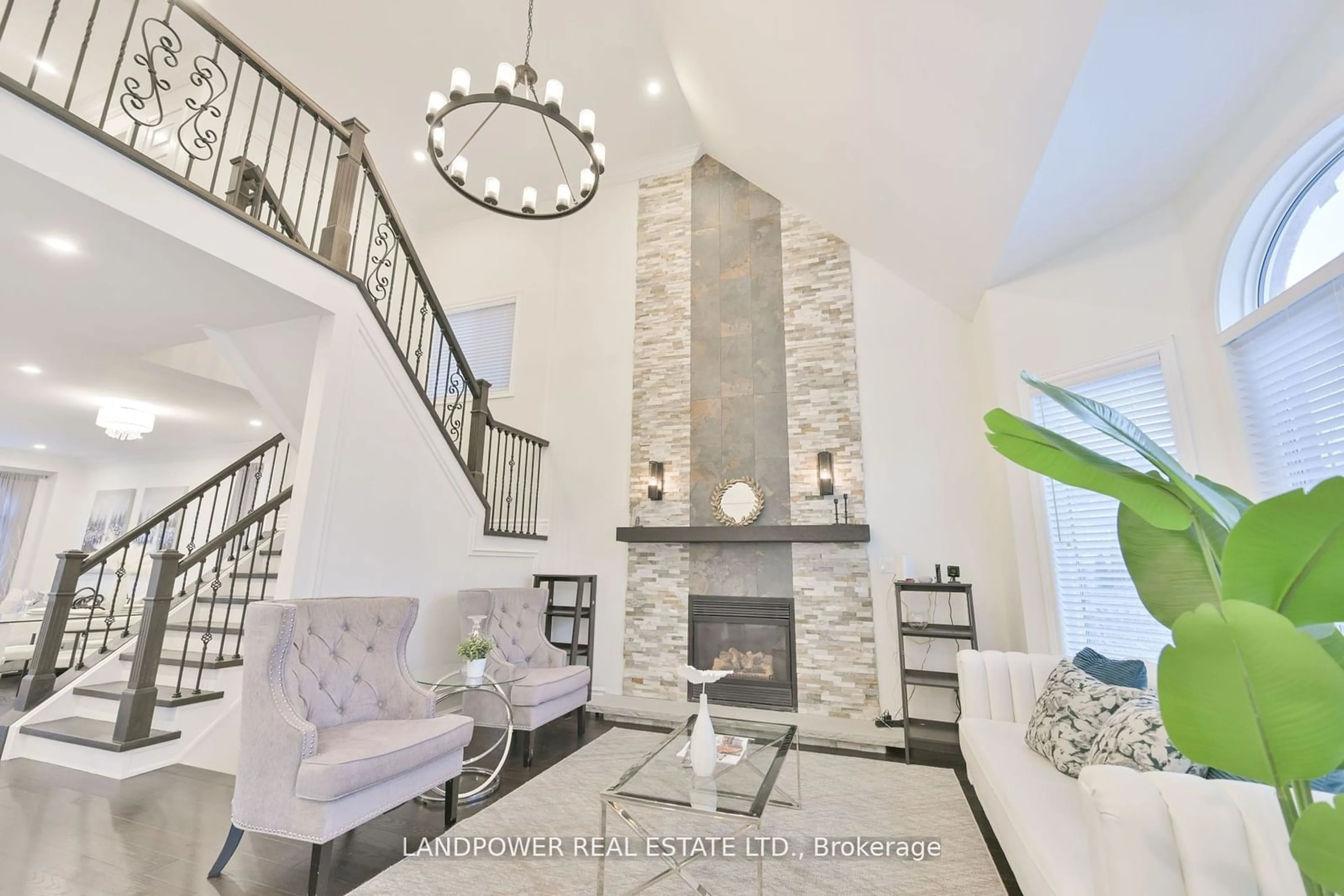 Indoor entryway for 6 Tower Bridge Cres, Markham Ontario L6C 2M8