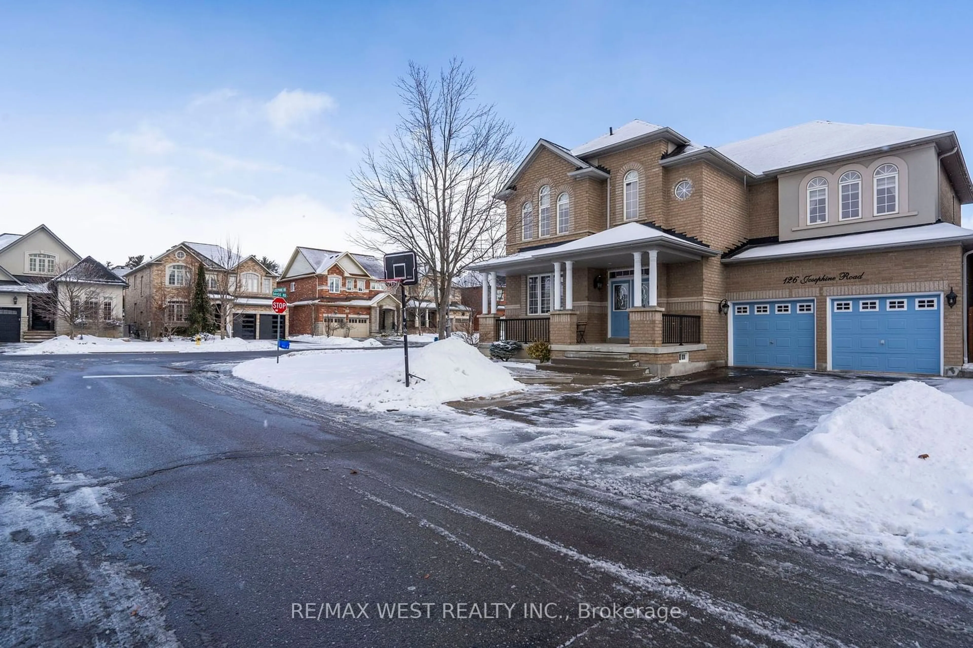 A pic from outside/outdoor area/front of a property/back of a property/a pic from drone, street for 126 Josephine Rd, Vaughan Ontario L4H 0N6