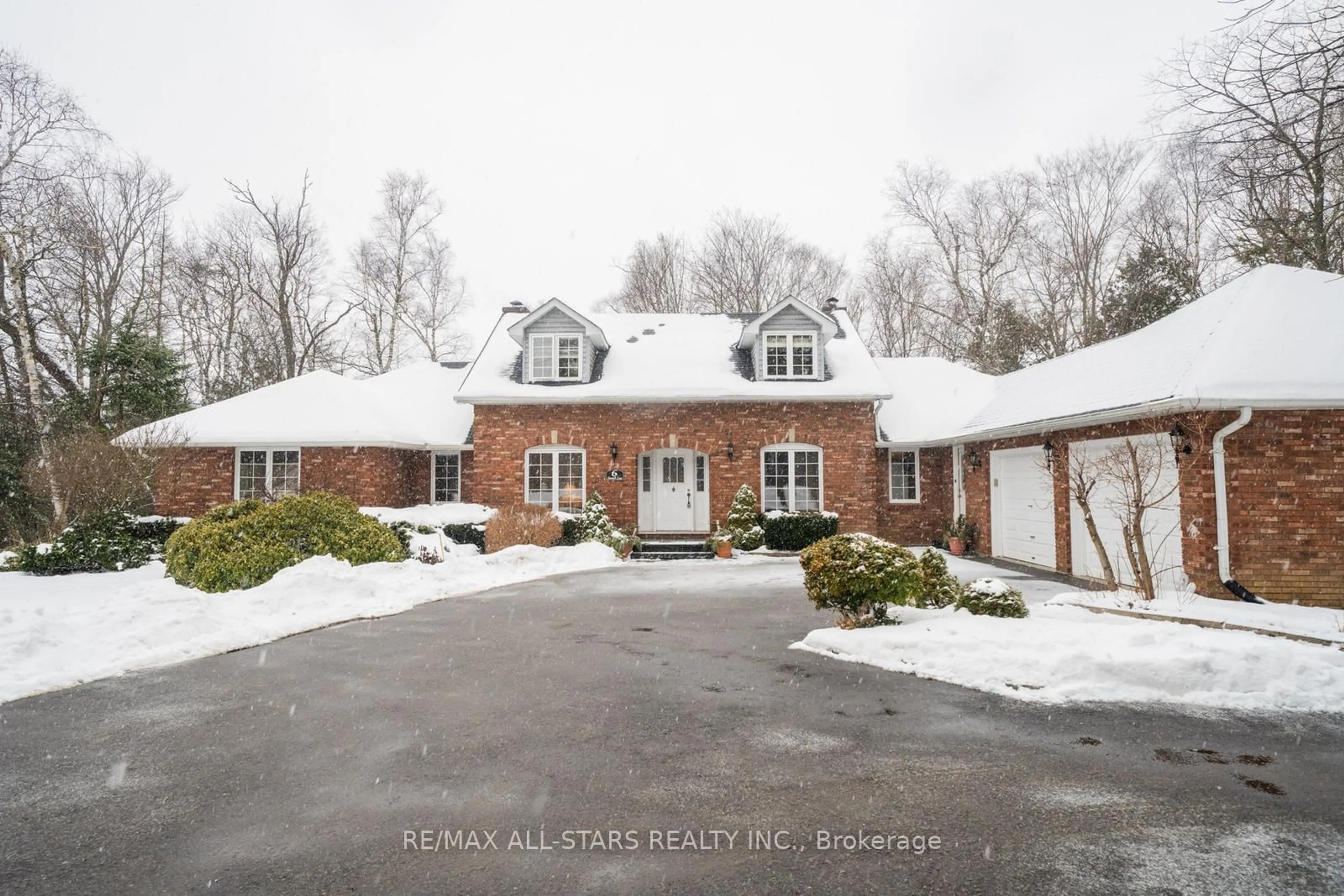 Home with brick exterior material, street for 6 Sawmill Lane, Whitchurch-Stouffville Ontario L0H 1G0