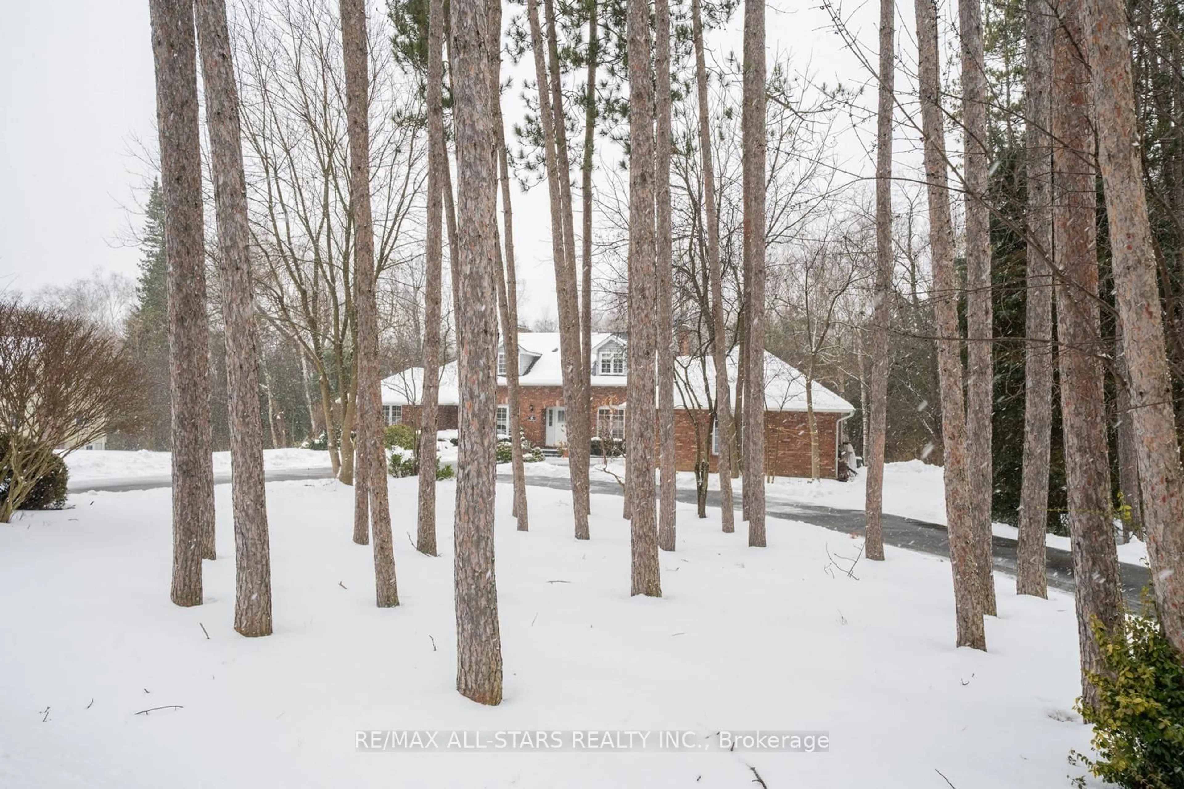 A pic from outside/outdoor area/front of a property/back of a property/a pic from drone, forest/trees view for 6 Sawmill Lane, Whitchurch-Stouffville Ontario L0H 1G0