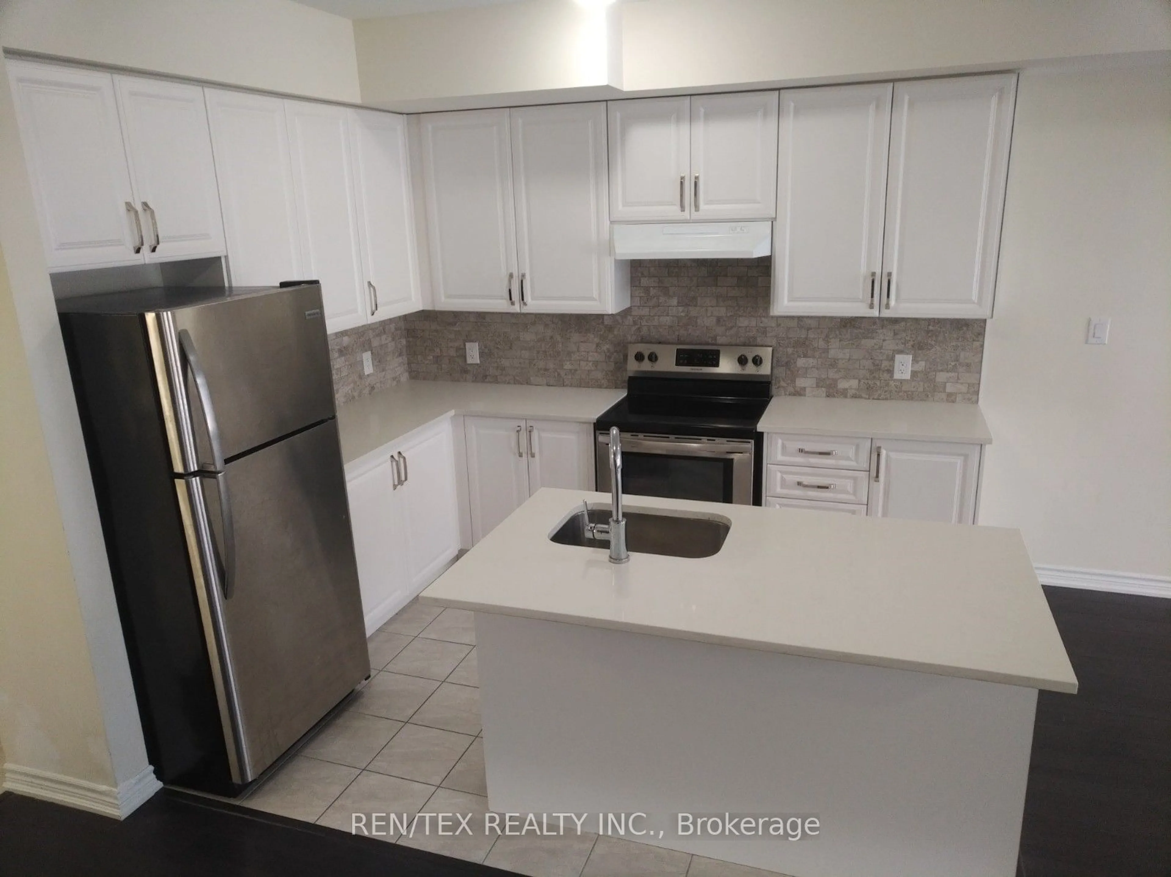 Standard kitchen, unknown for 3865 Major Mackenzie Dr #222, Vaughan Ontario L4H 4P4