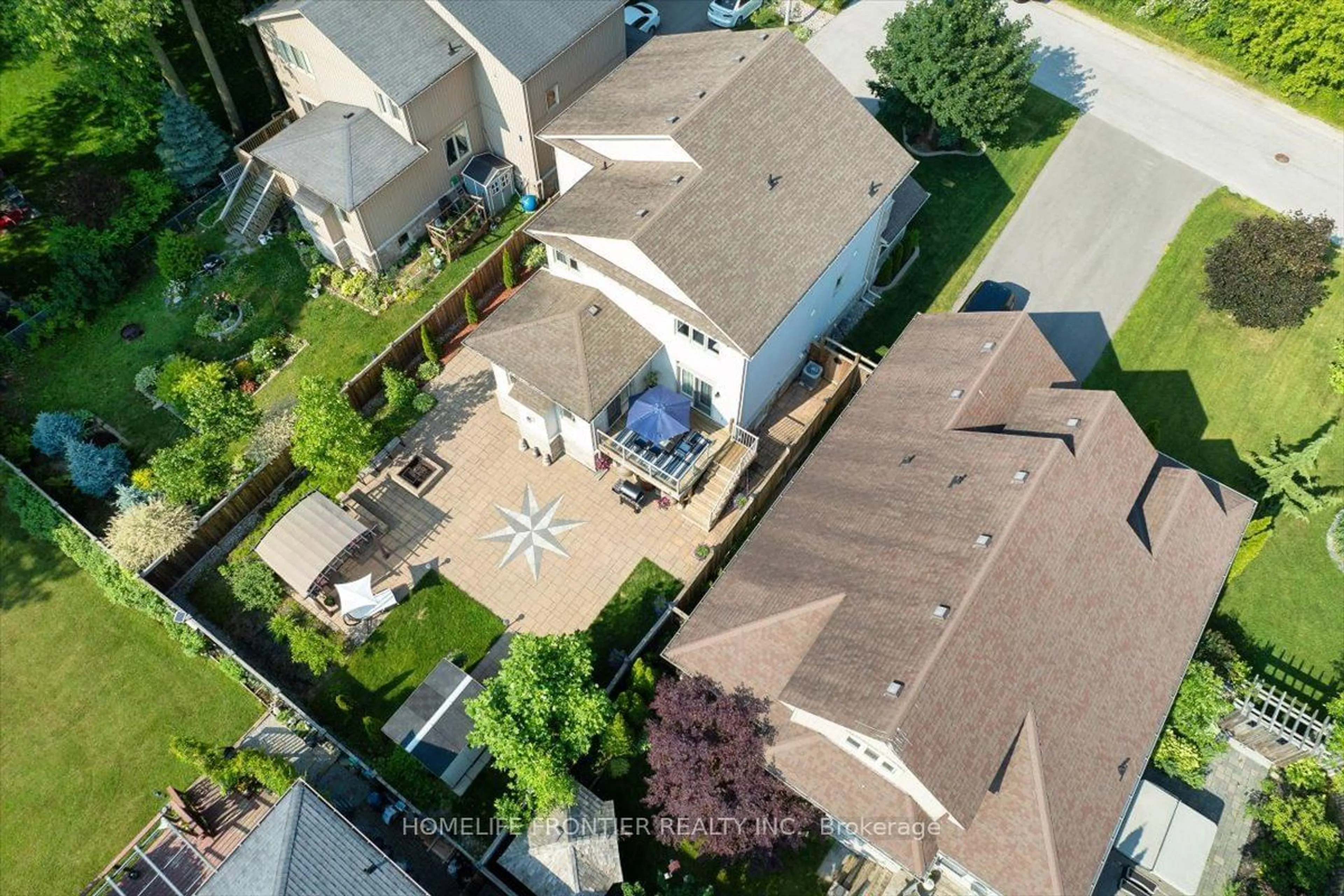 A pic from outside/outdoor area/front of a property/back of a property/a pic from drone, street for 1664 Moyer Ave, Innisfil Ontario L9S 1S8