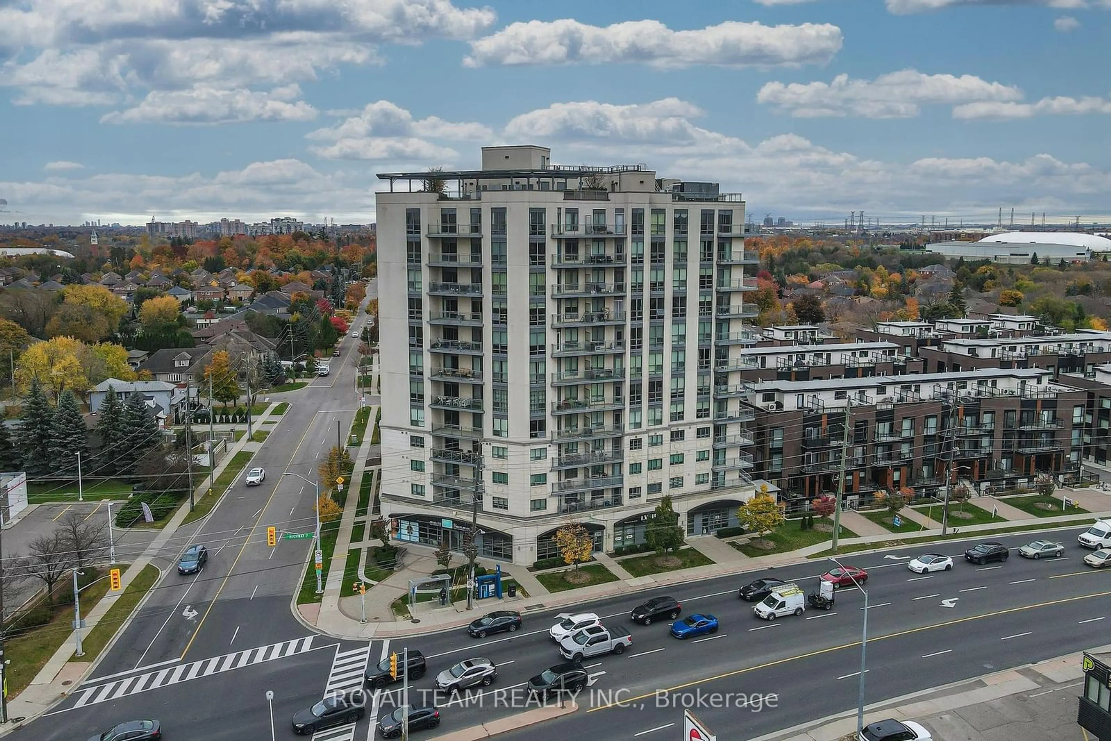 A pic from outside/outdoor area/front of a property/back of a property/a pic from drone, city buildings view from balcony for 7730 Kipling Ave #905, Vaughan Ontario L4L 1Y9