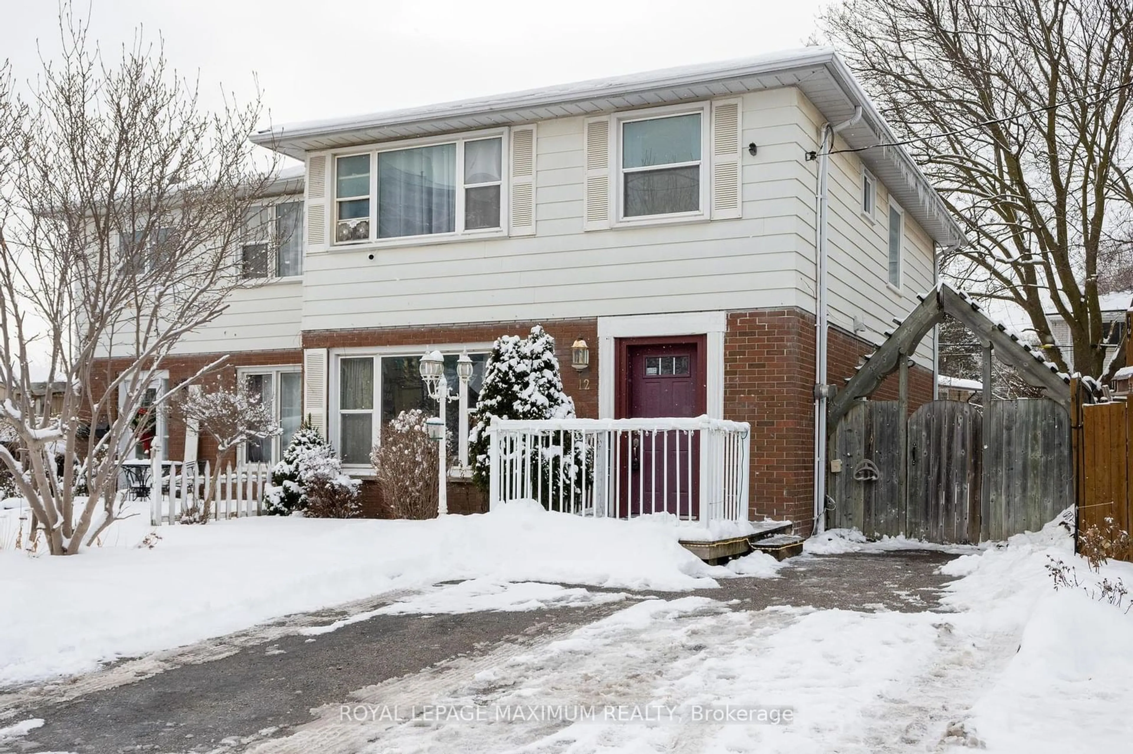 Unknown for 12 Longford Dr, Newmarket Ontario L3Y 2Y2