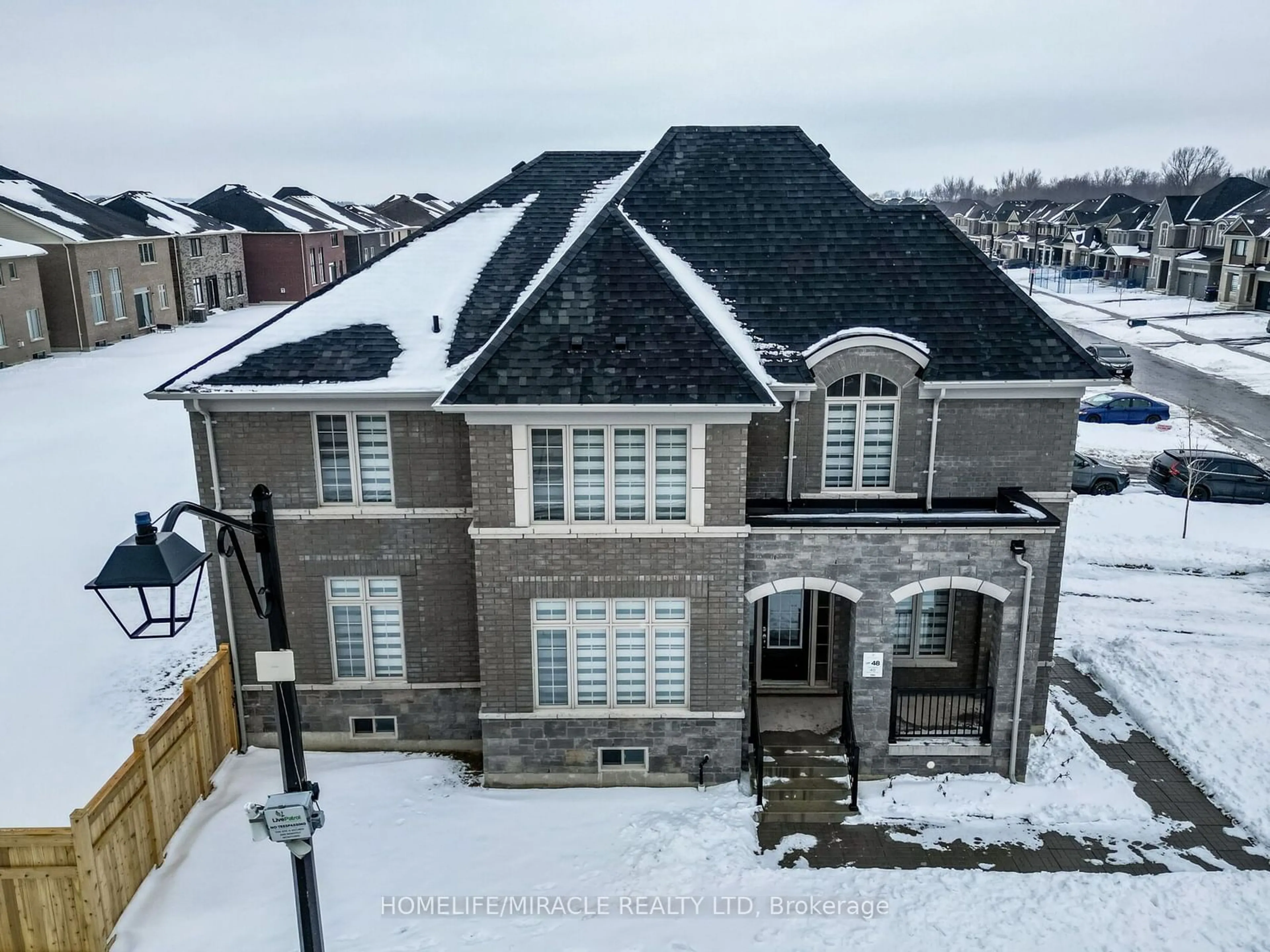 A pic from outside/outdoor area/front of a property/back of a property/a pic from drone, building for 40 Sandhill Cres, Adjala-Tosorontio Ontario L0G 1W0