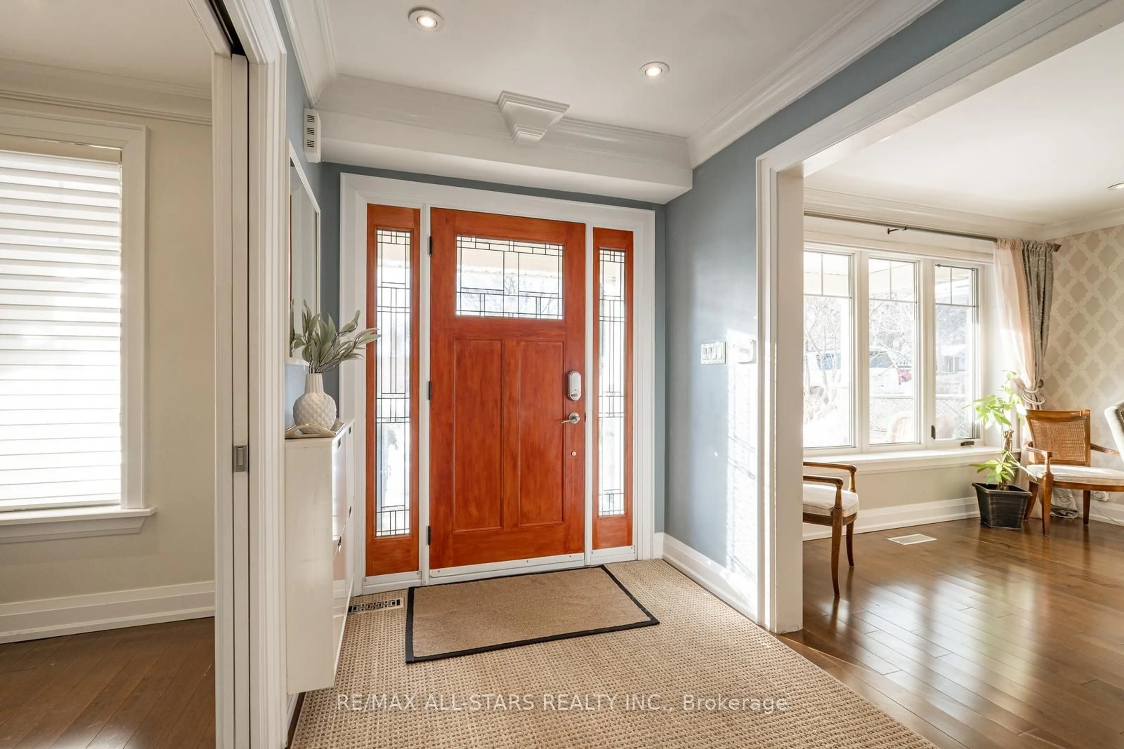 Indoor entryway for 39 Lincoln Green Dr, Markham Ontario L3P 1R6