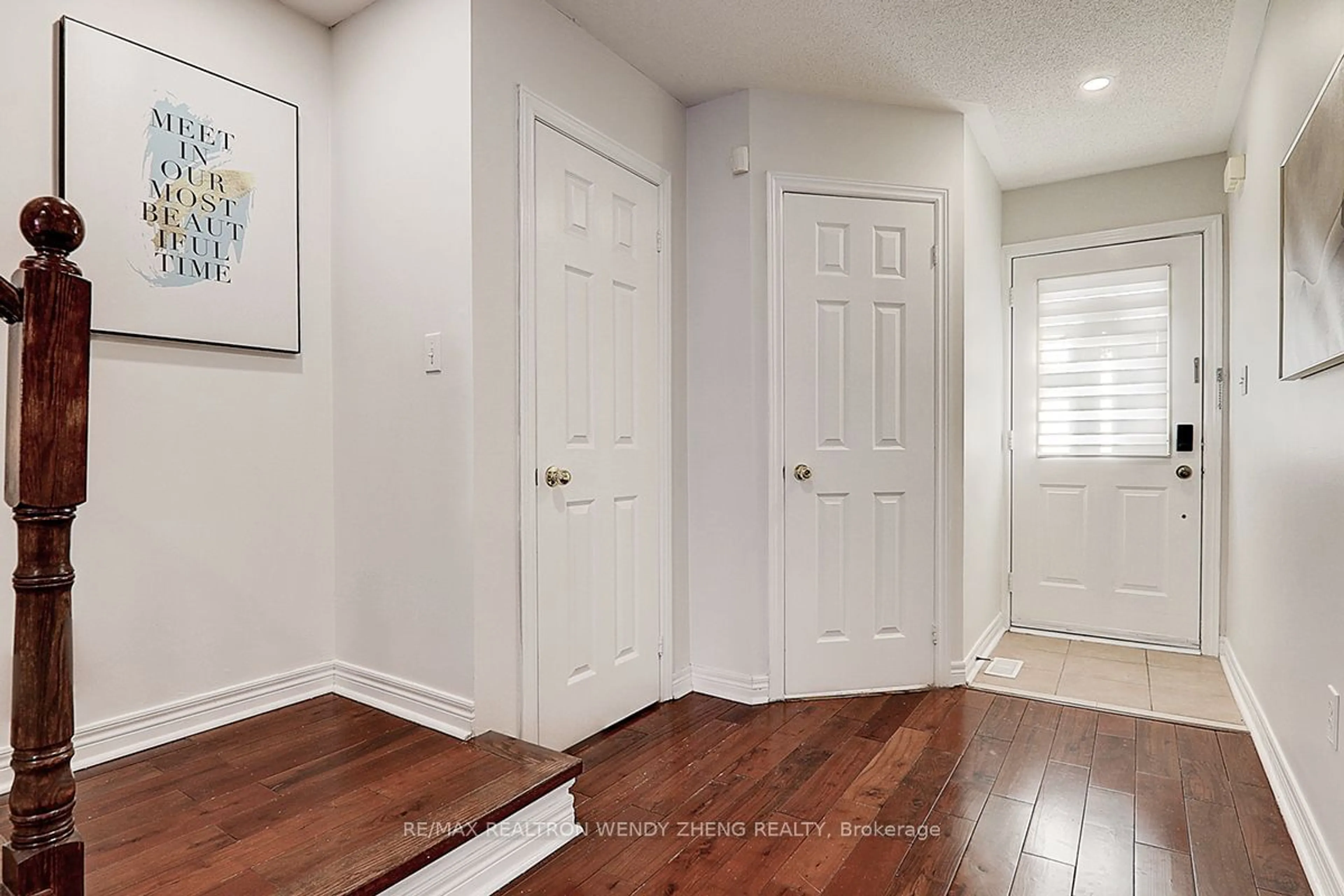 Indoor entryway for 60 Zio Carlo Dr, Markham Ontario L3R 5E1