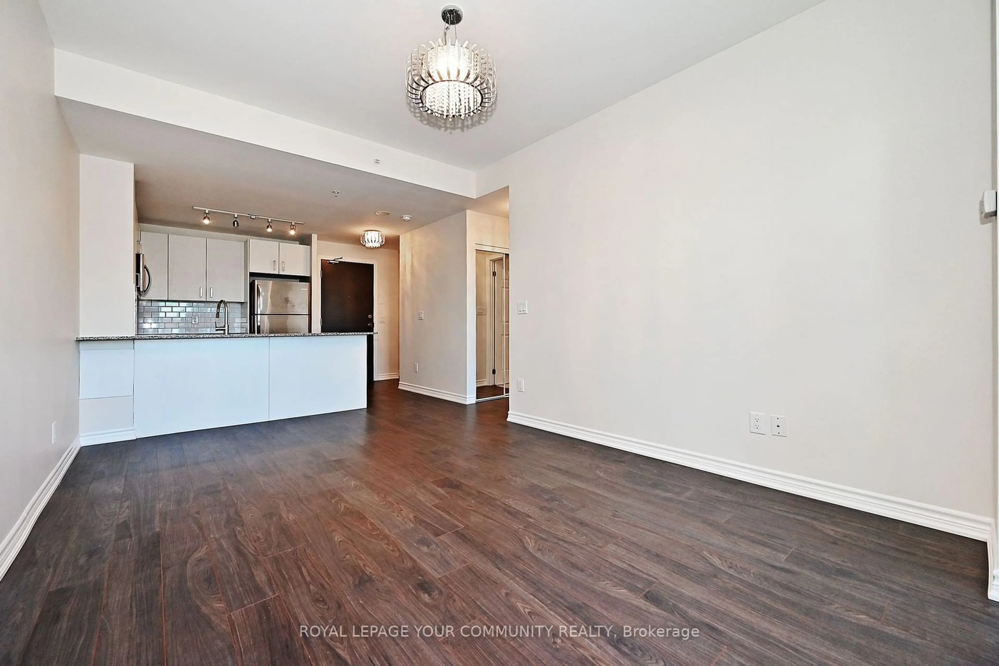 A pic of a room for 11611 Yonge St #219, Richmond Hill Ontario L4E 1G2