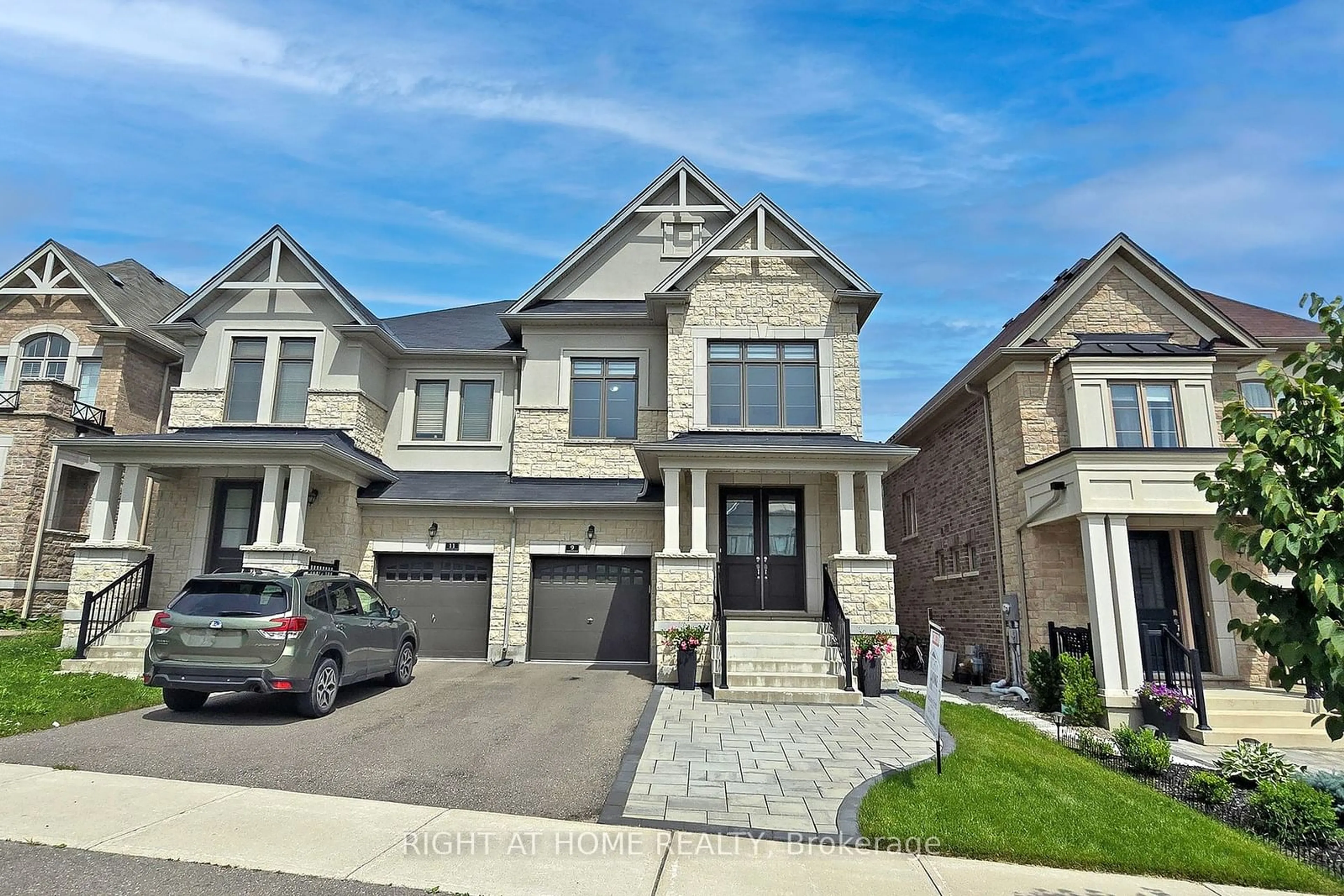 Home with brick exterior material, street for 9 John Smith St, East Gwillimbury Ontario L9N 0S7