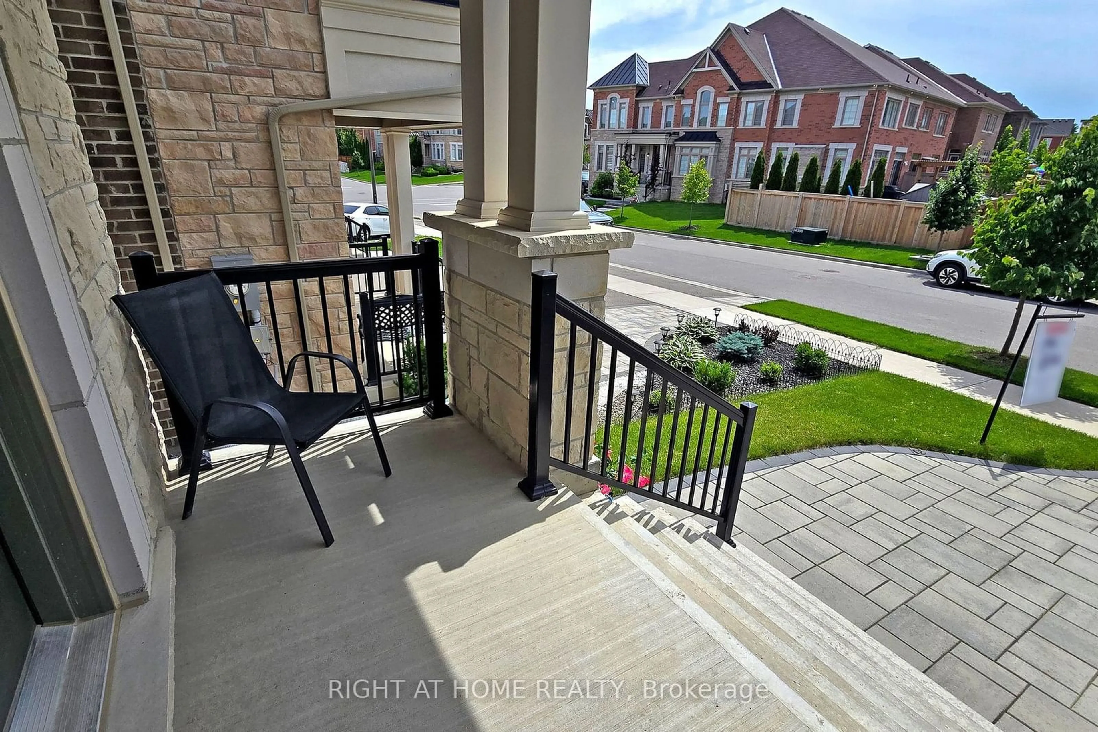 Patio, street for 9 John Smith St, East Gwillimbury Ontario L9N 0S7