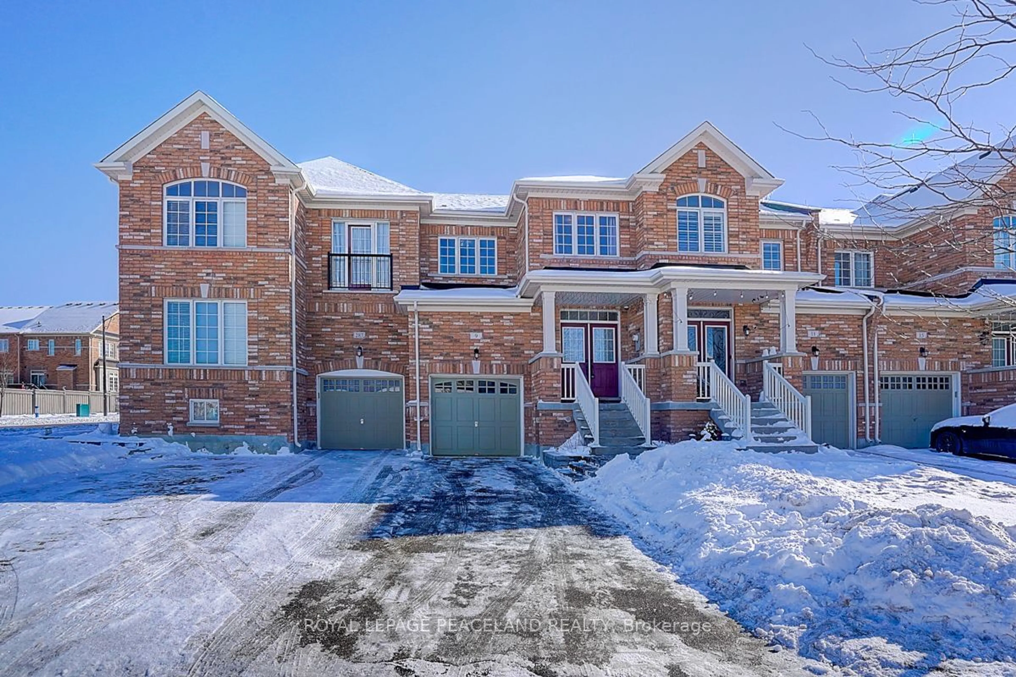 Home with brick exterior material, street for 9 Homer Cres, Aurora Ontario L4G 1B7