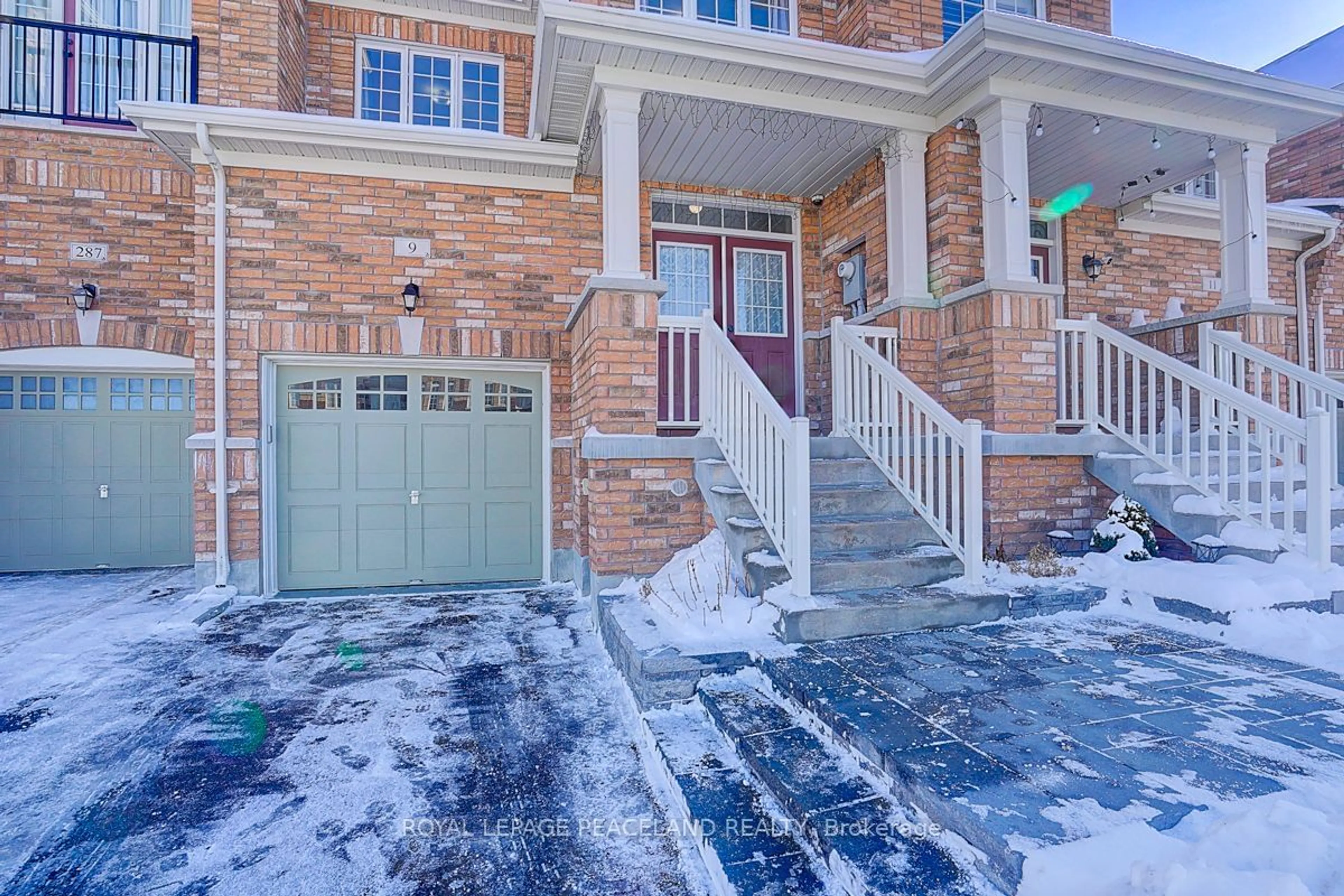 Unknown for 9 Homer Cres, Aurora Ontario L4G 1B7