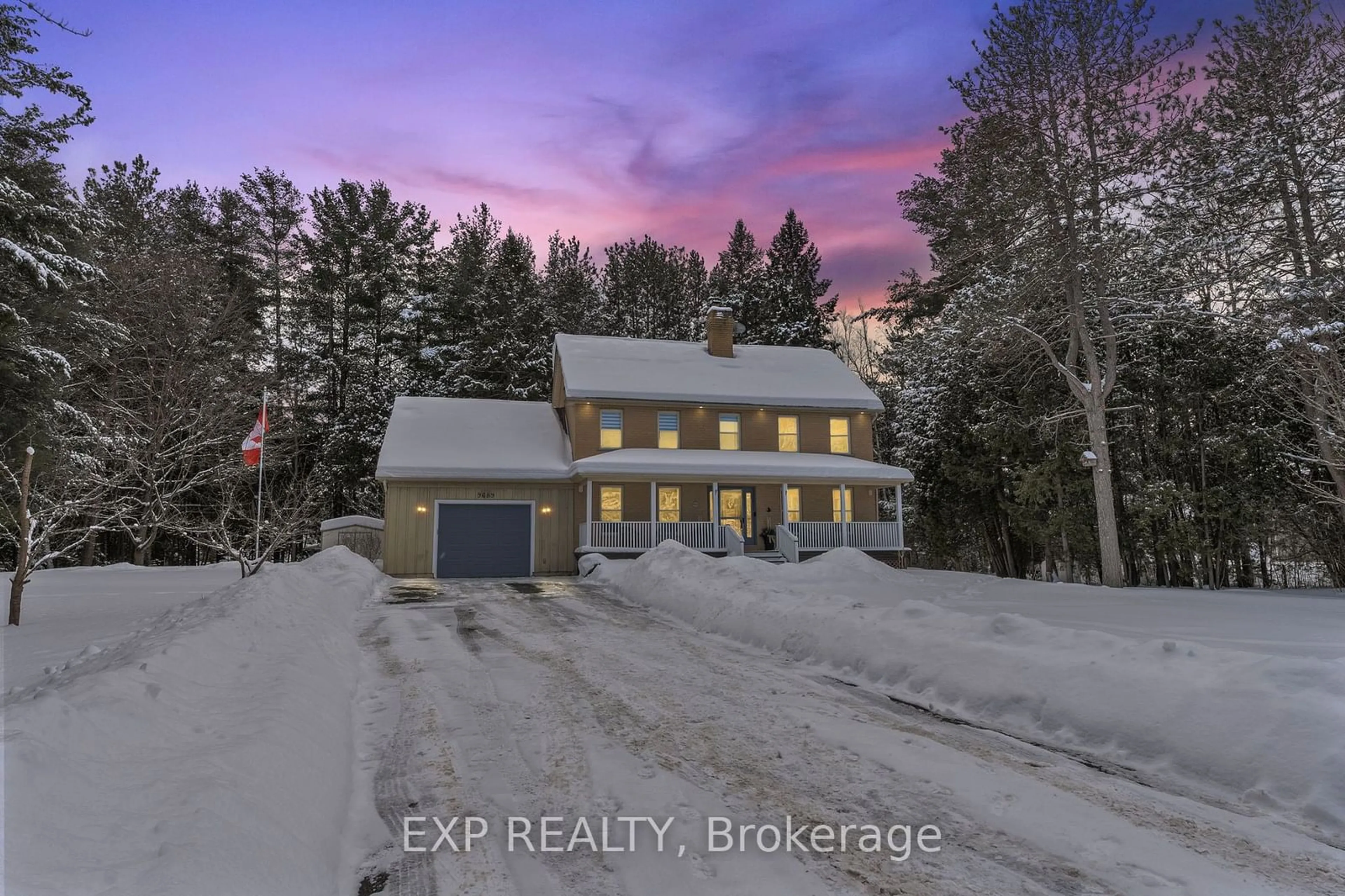 A pic from outside/outdoor area/front of a property/back of a property/a pic from drone, building for 9689 Old Shiloh Rd, Georgina Ontario L0E 1N0