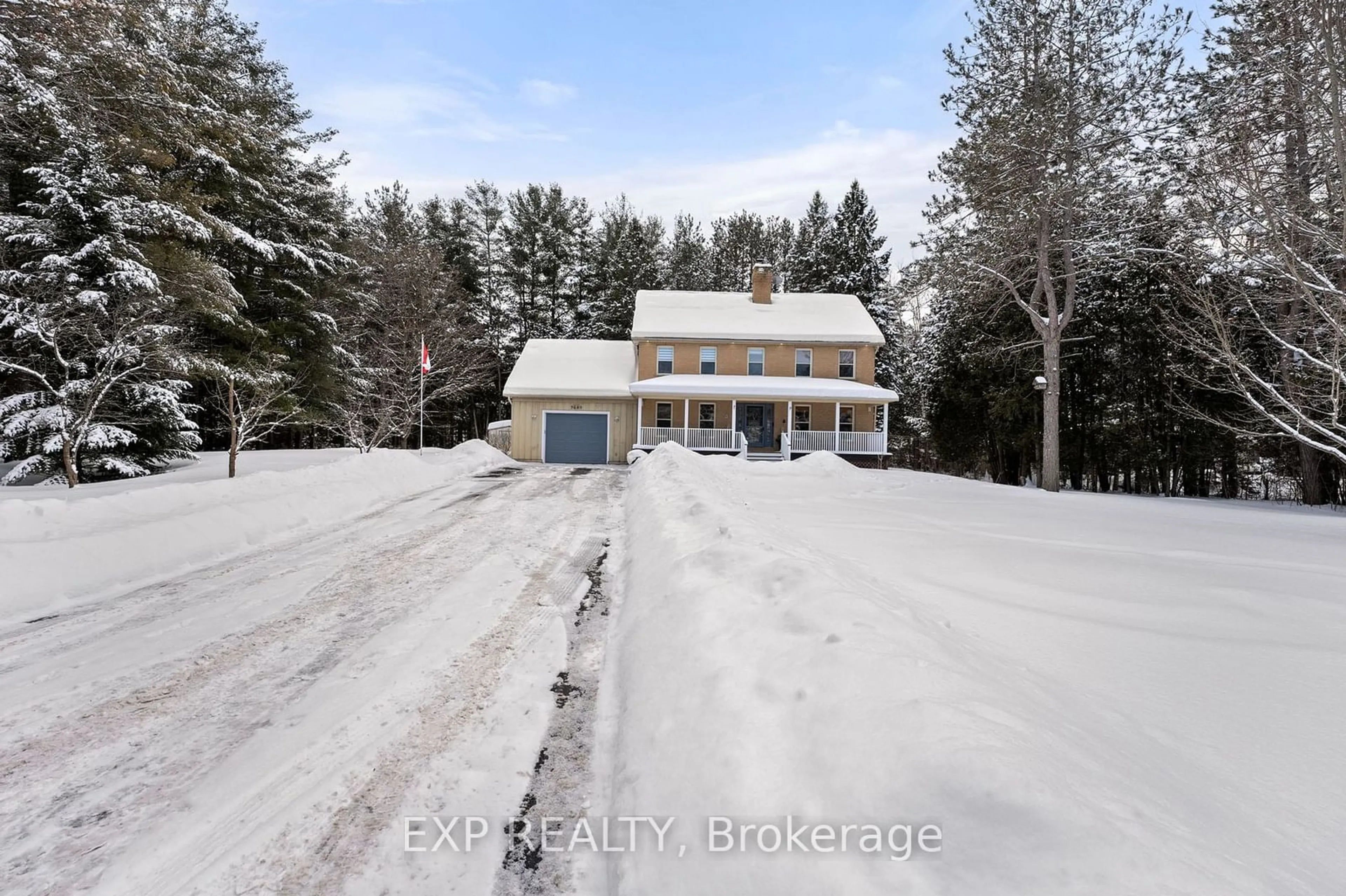 A pic from outside/outdoor area/front of a property/back of a property/a pic from drone, street for 9689 Old Shiloh Rd, Georgina Ontario L0E 1N0