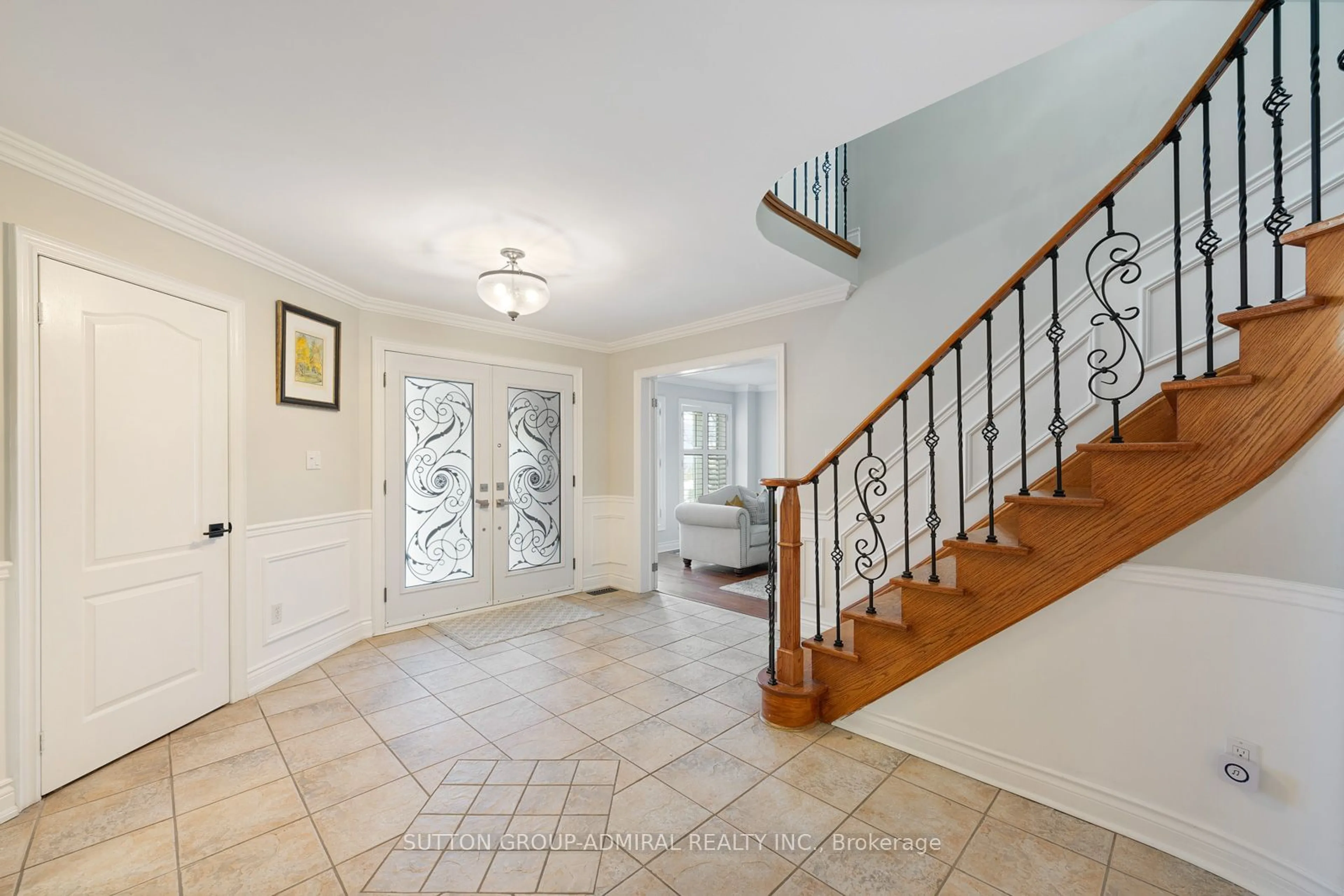 Indoor entryway for 117 Flamingo Rd, Vaughan Ontario L4J 8K8