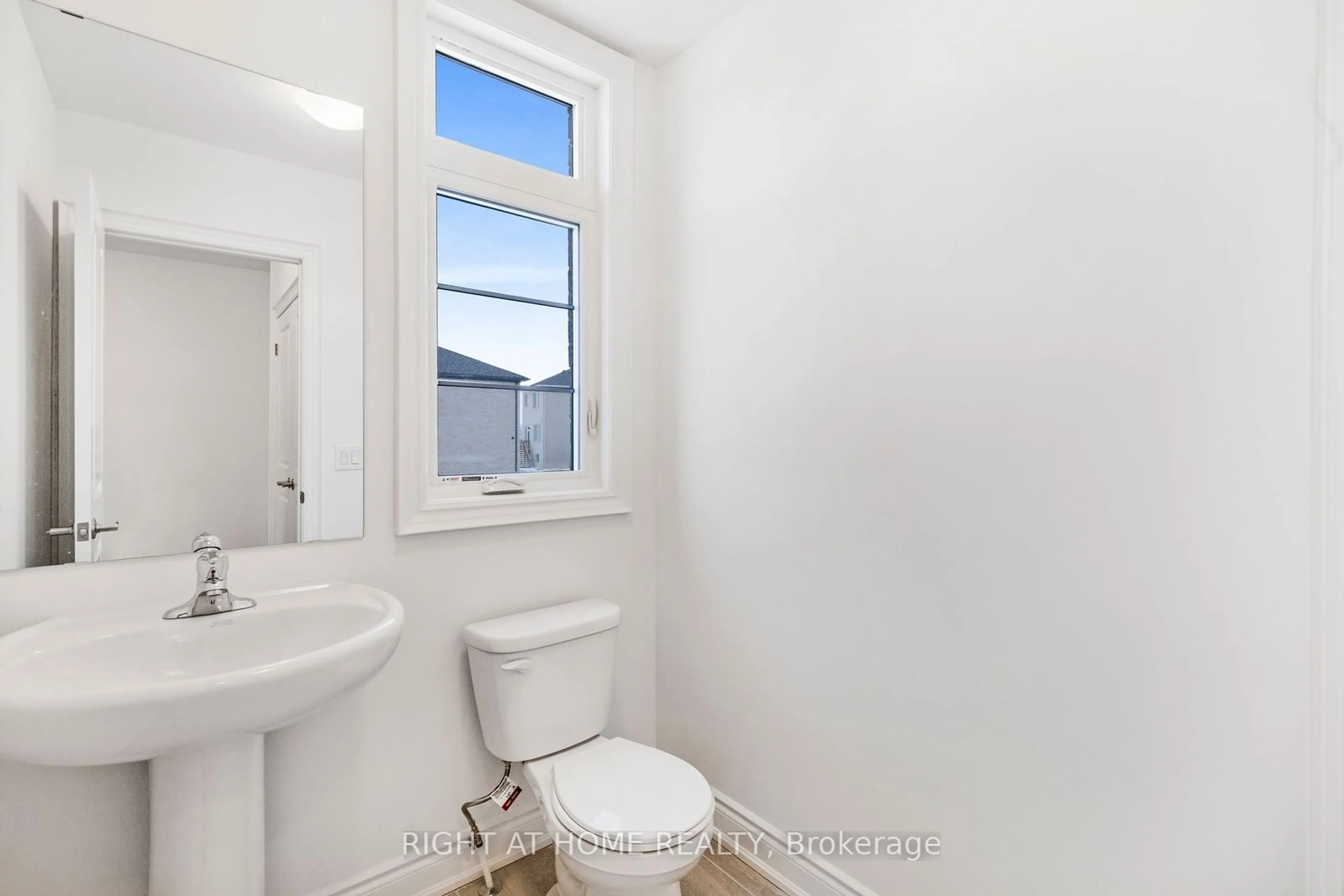 Standard bathroom, floor is not visible for 59 Cunningham Dr, Bradford West Gwillimbury Ontario L0G 1B0