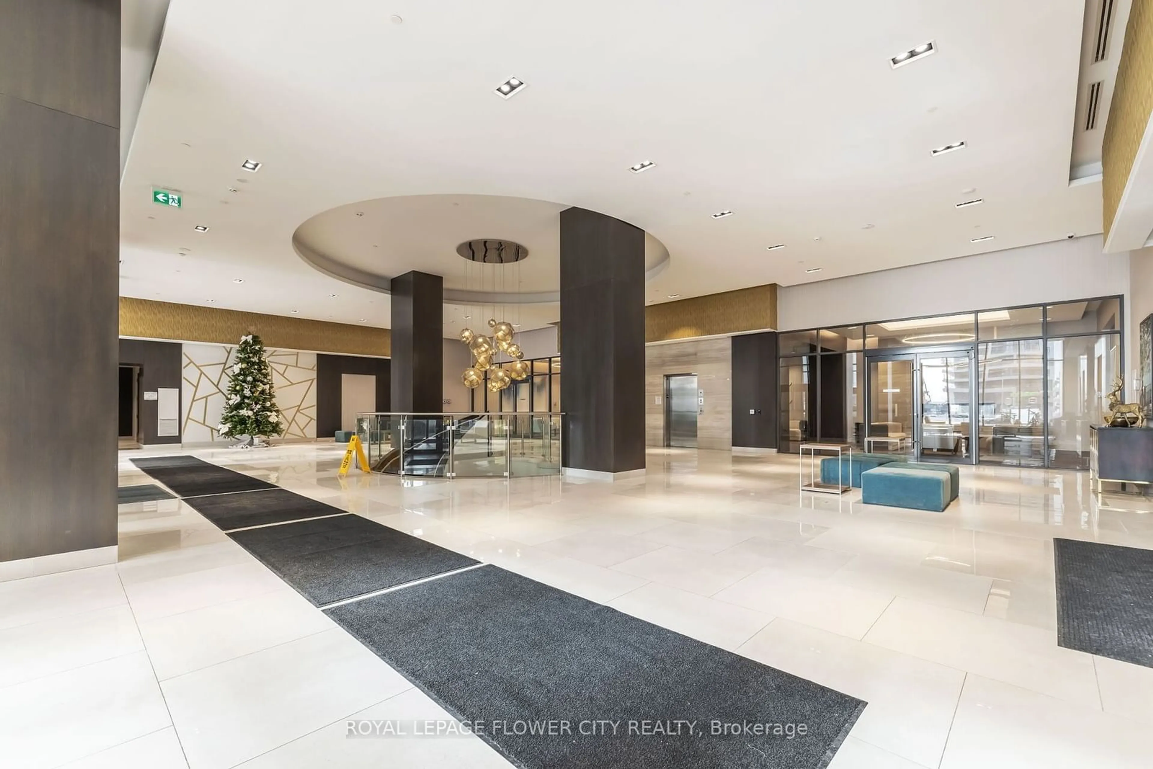 Lobby for 9000 Jane St #2414, Vaughan Ontario L4K 0M6