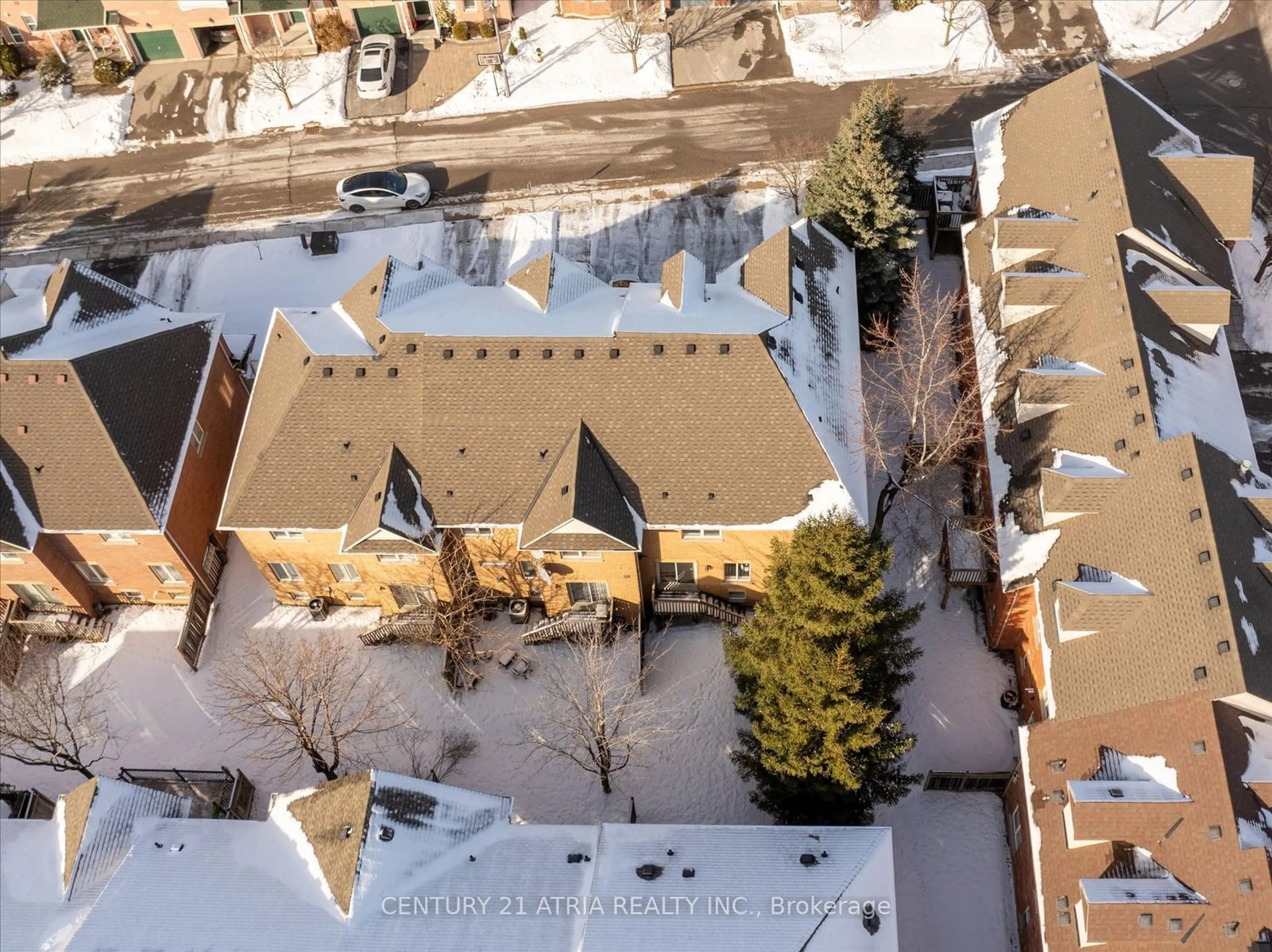 A pic from outside/outdoor area/front of a property/back of a property/a pic from drone, city buildings view from balcony for 64 Drew Kelly Way, Markham Ontario L3R 5R2