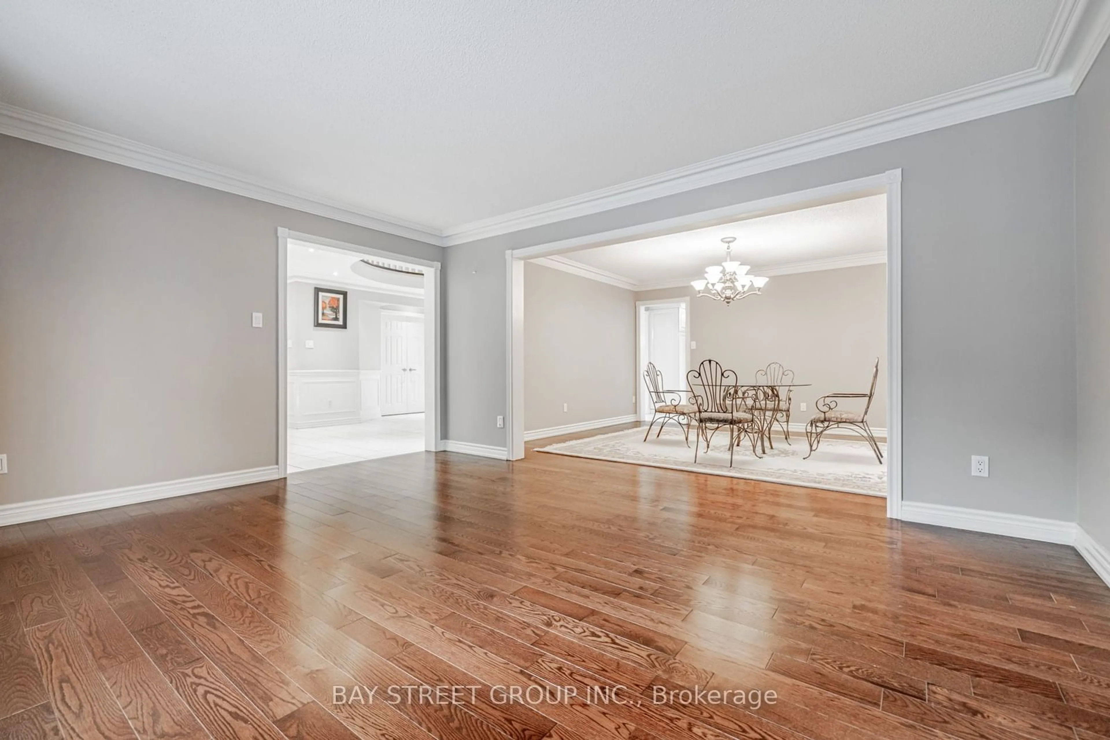 Unknown for 901 Stonehaven Ave, Newmarket Ontario L3X 1K7