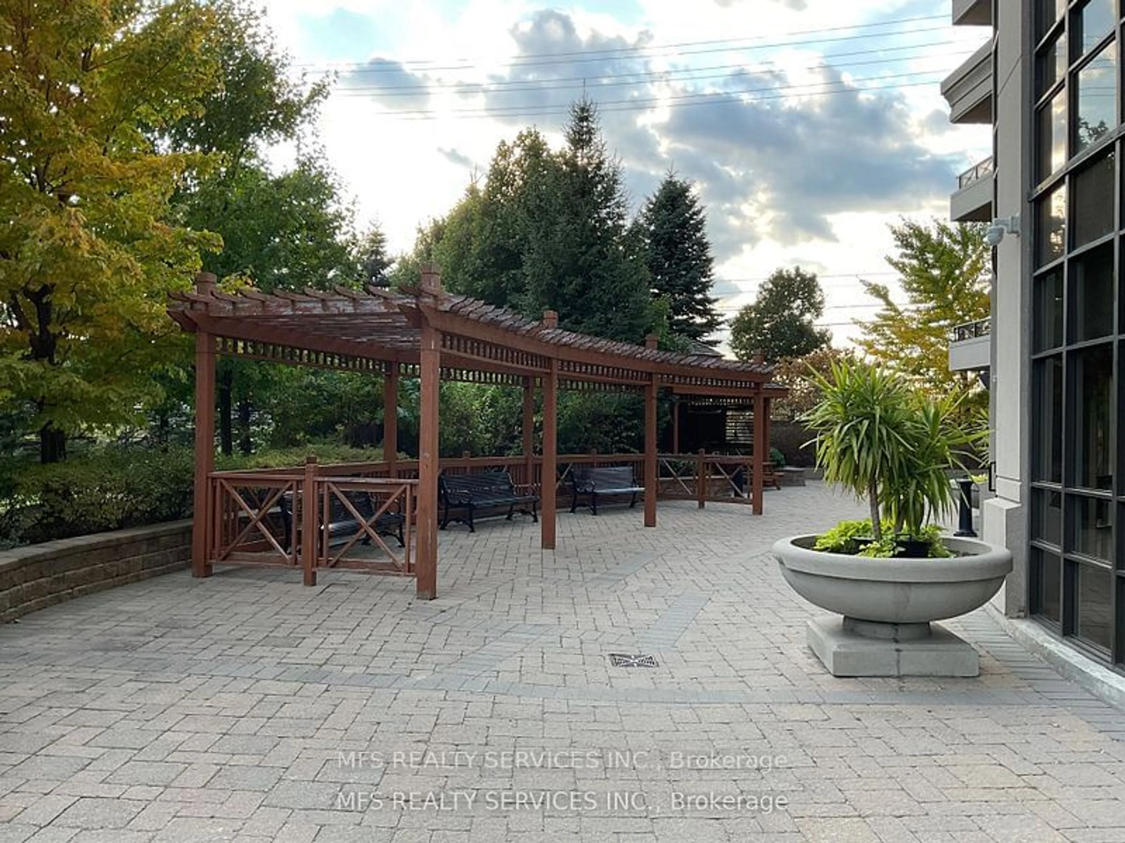 Patio, unknown for 9235 Jane St #1601, Vaughan Ontario L6A 0J8