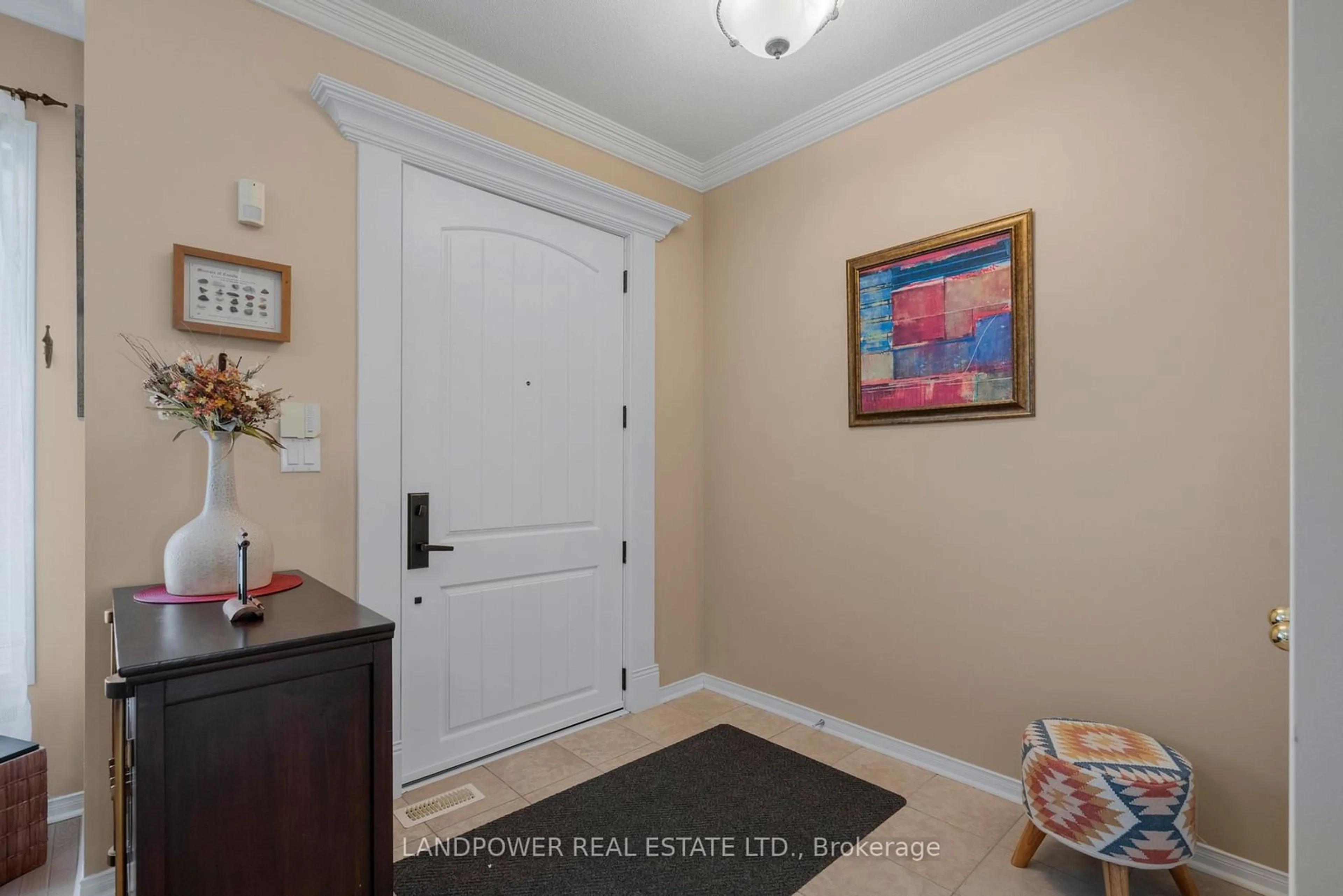 Indoor entryway for 46 Angus Meadow Dr, Markham Ontario L6C 1Z2