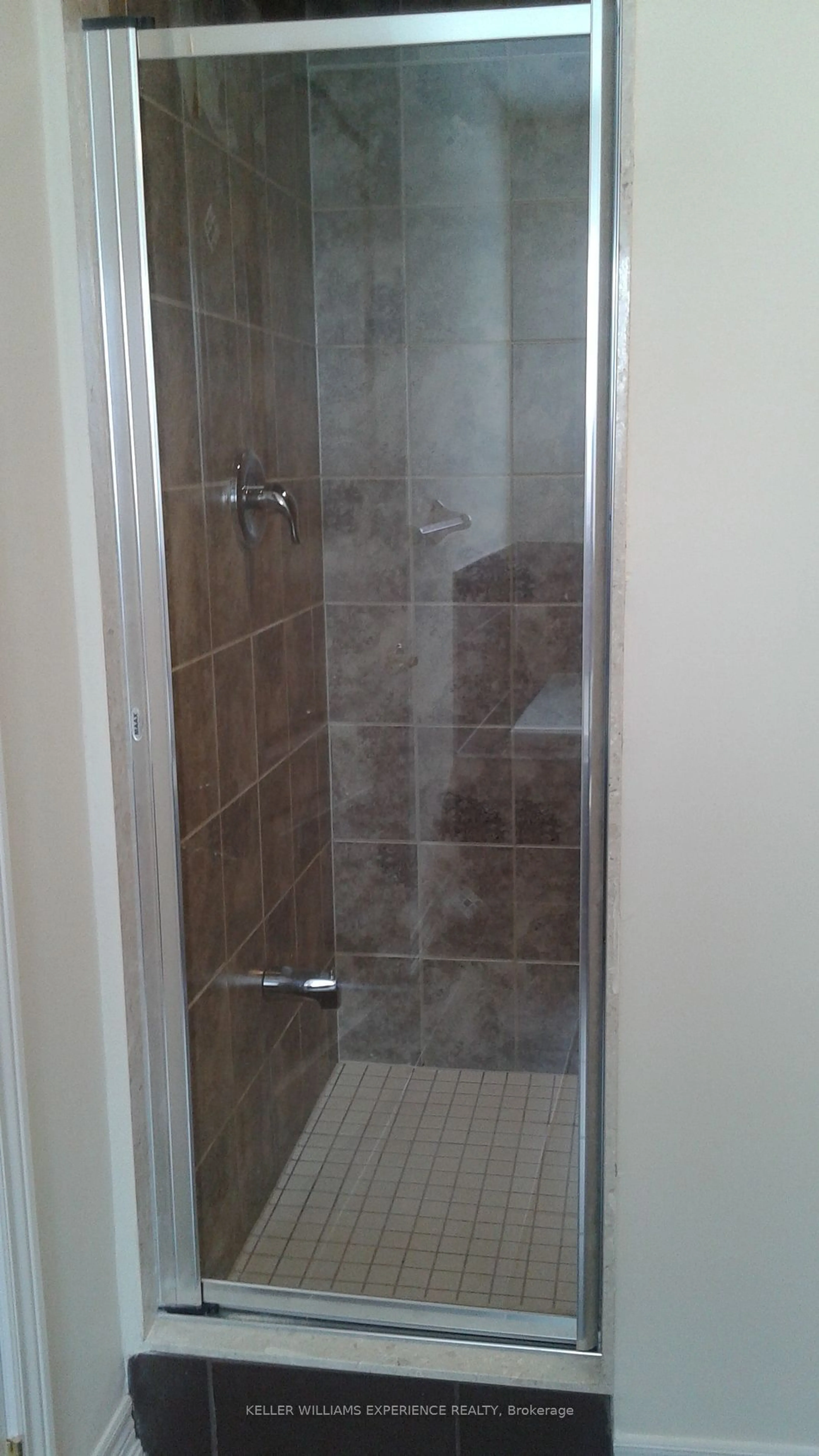 Standard bathroom, ceramic/tile floor for 9 GREENWOOD Dr, Essa Ontario L3W 0N5