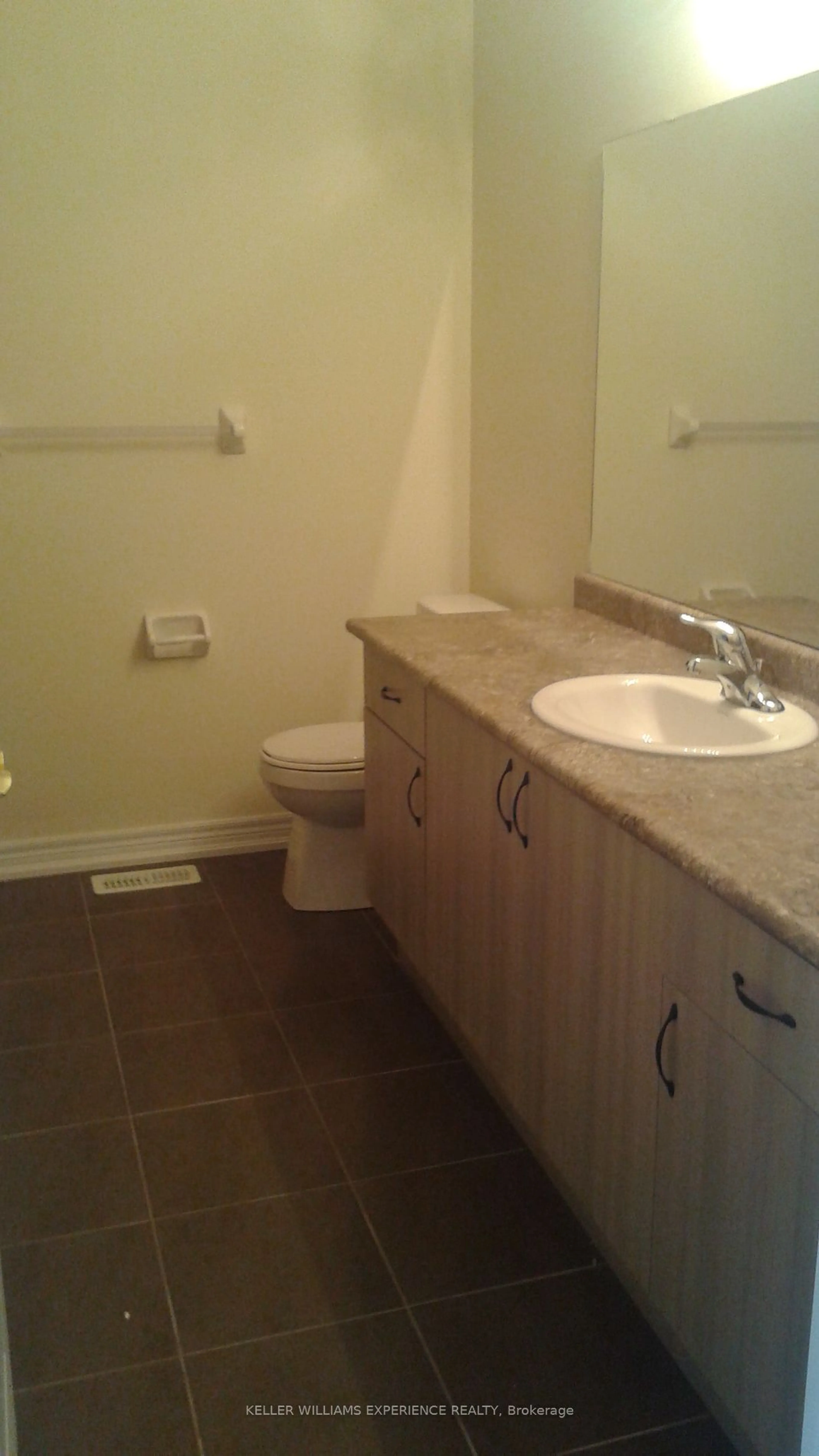 Standard bathroom, unknown for 9 GREENWOOD Dr, Essa Ontario L3W 0N5