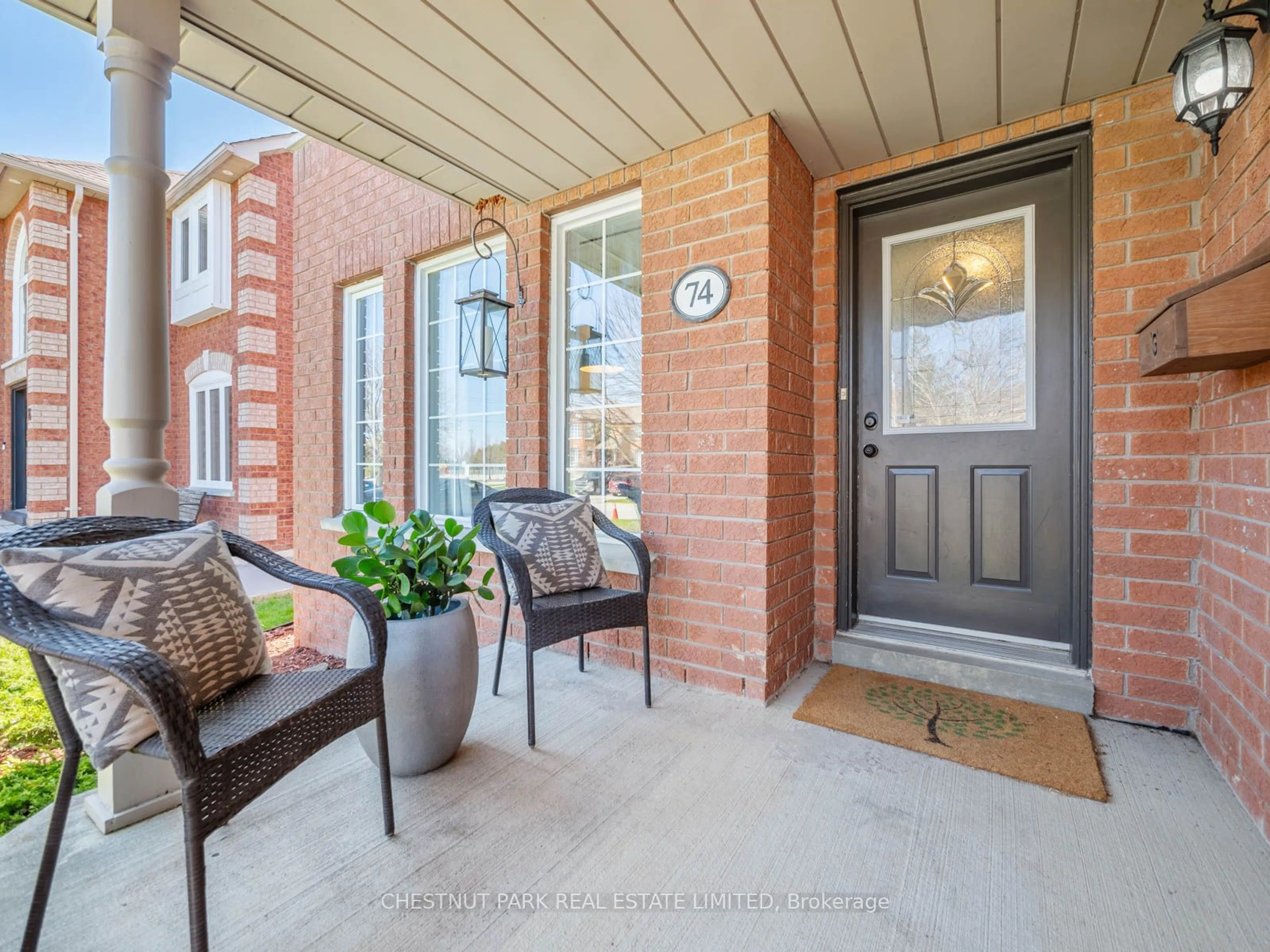 Indoor entryway for 74 Barton Lane, Uxbridge Ontario L9P 1W2