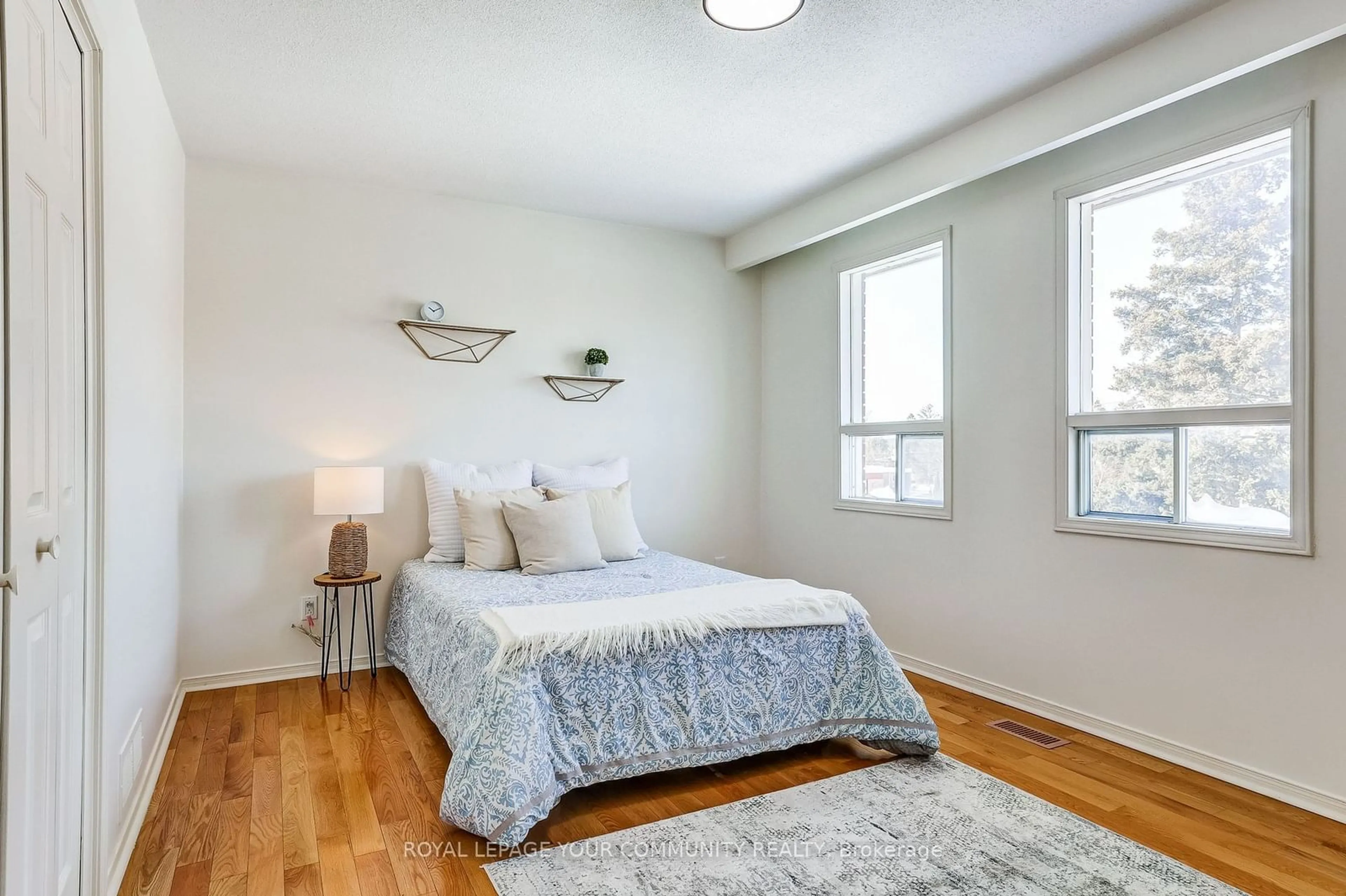 Bedroom with bed, unknown for 37 Mackay Dr, Richmond Hill Ontario L4C 6N9