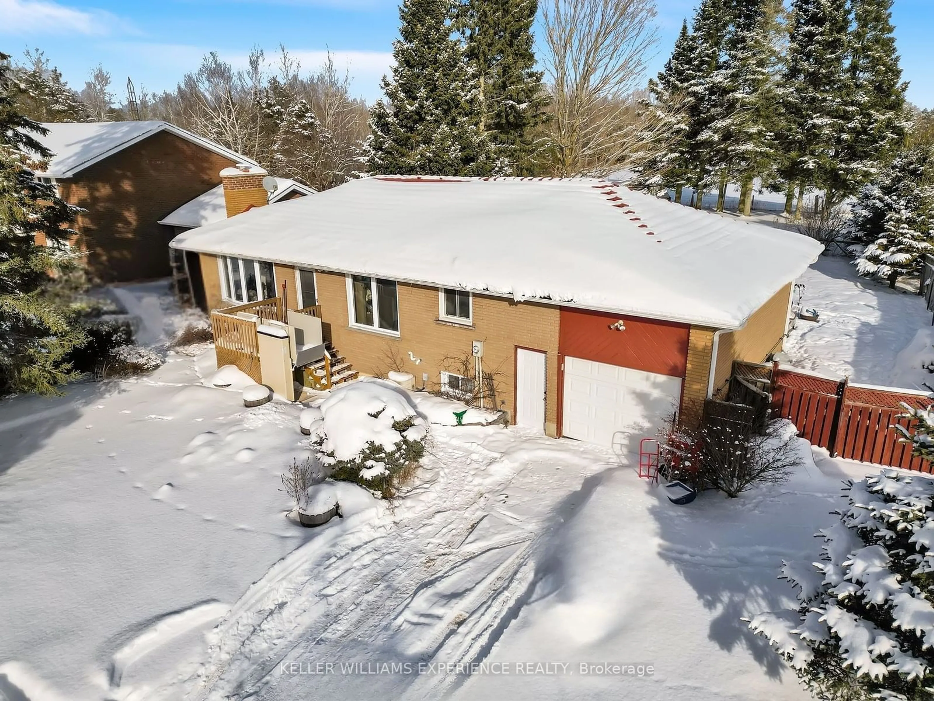 A pic from outside/outdoor area/front of a property/back of a property/a pic from drone, street for 7925 10 COUNTY Rd, Essa Ontario L0M 1B1