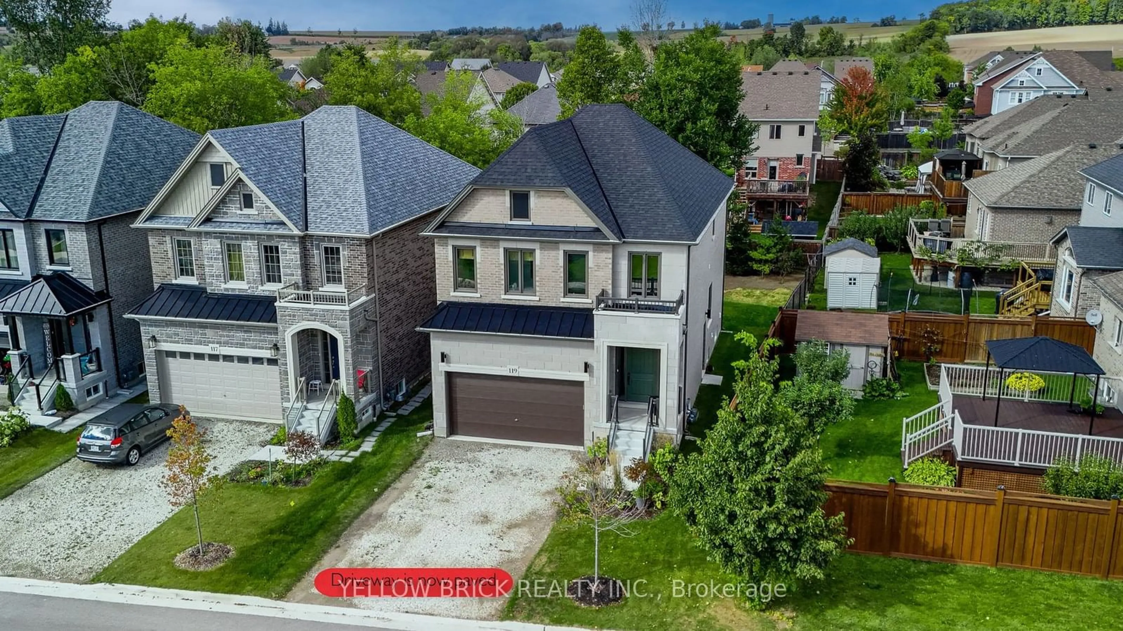 A pic from outside/outdoor area/front of a property/back of a property/a pic from drone, street for 119 Gray Ave, New Tecumseth Ontario L9R 1P6