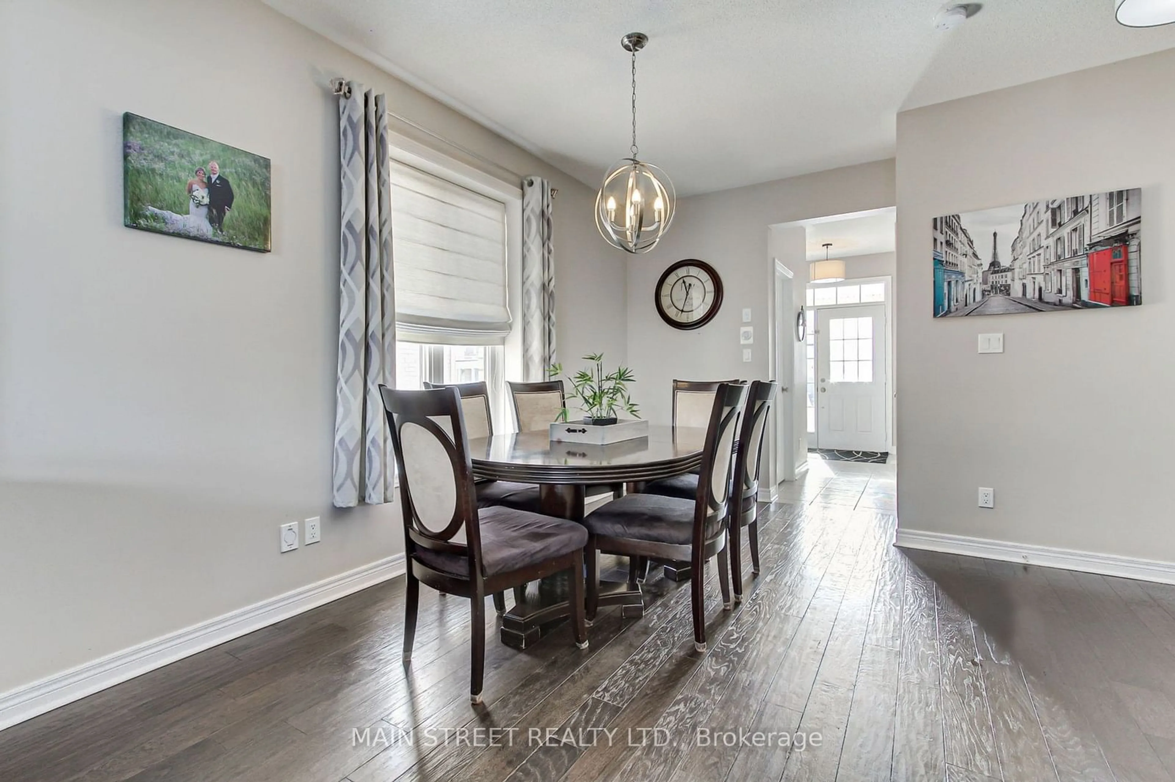 Dining room, unknown for 18 Weaver Terr, New Tecumseth Ontario L0G 1W0