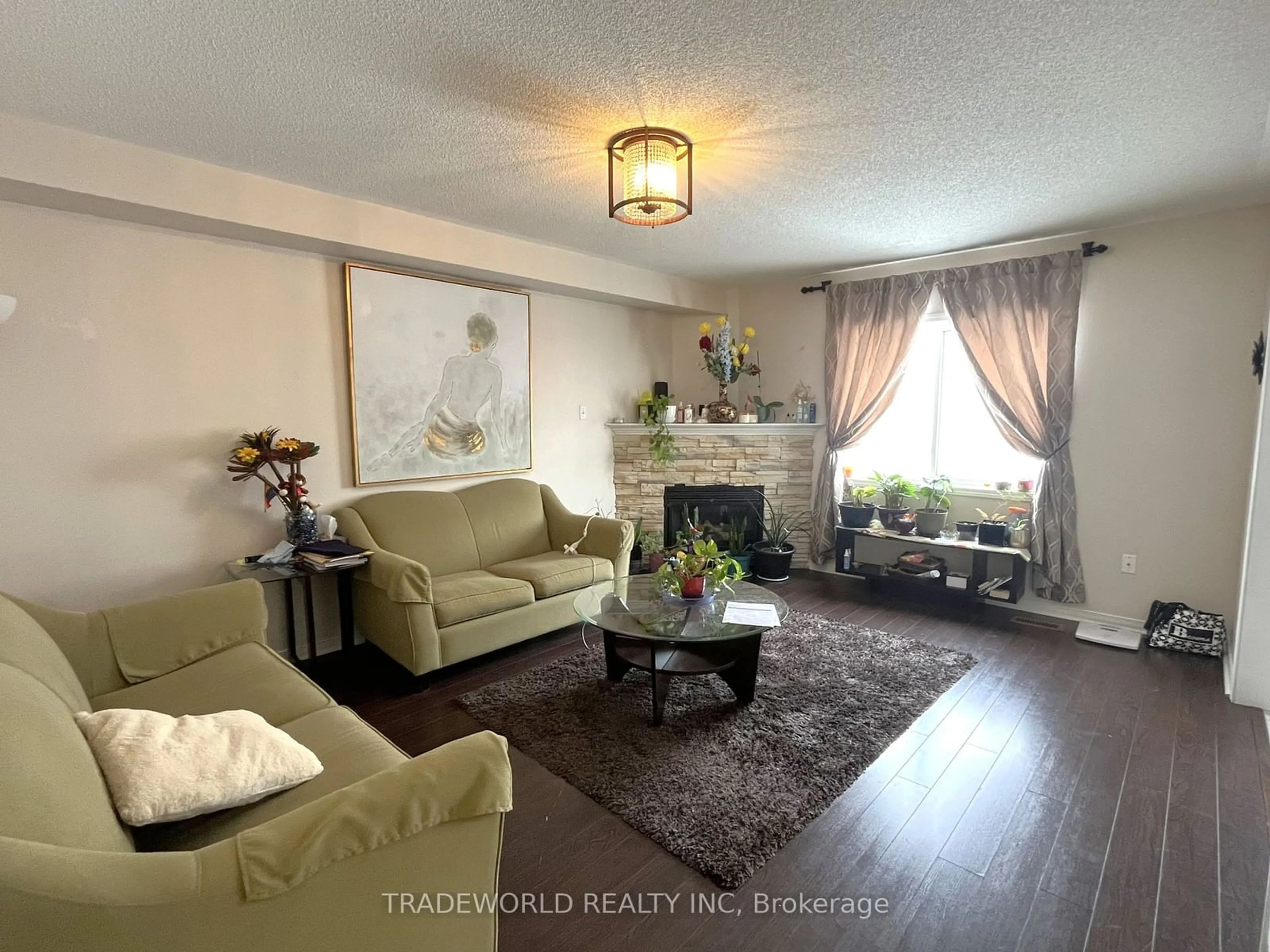 Living room with furniture, unknown for 267 Flagstone Way, Newmarket Ontario L3X 2Y1