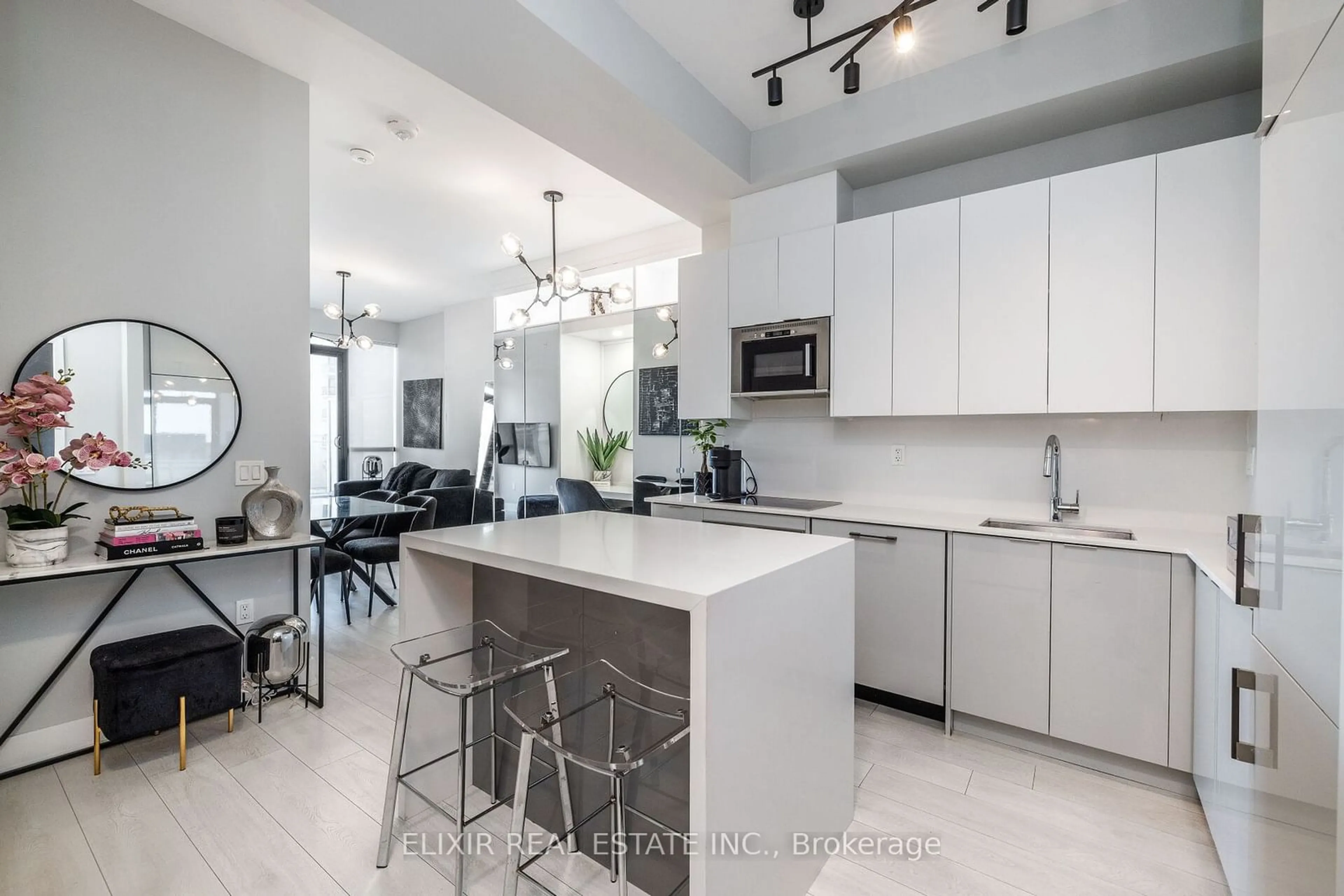 Open concept kitchen, ceramic/tile floor for 2916 Highway 7 #201, Vaughan Ontario L4K 0K6