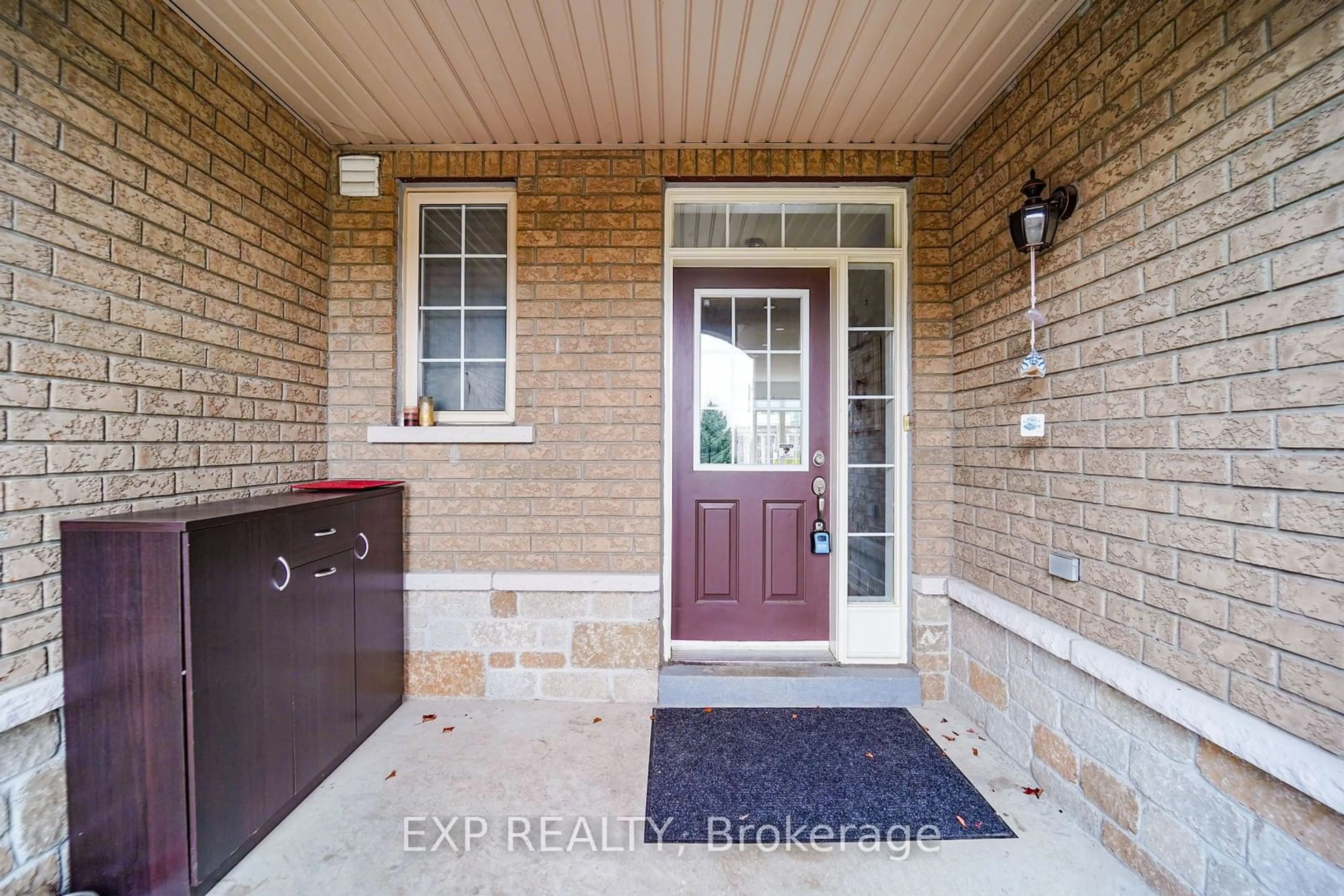 Indoor entryway for 20 Starwood Rd, Vaughan Ontario L4J 9H3