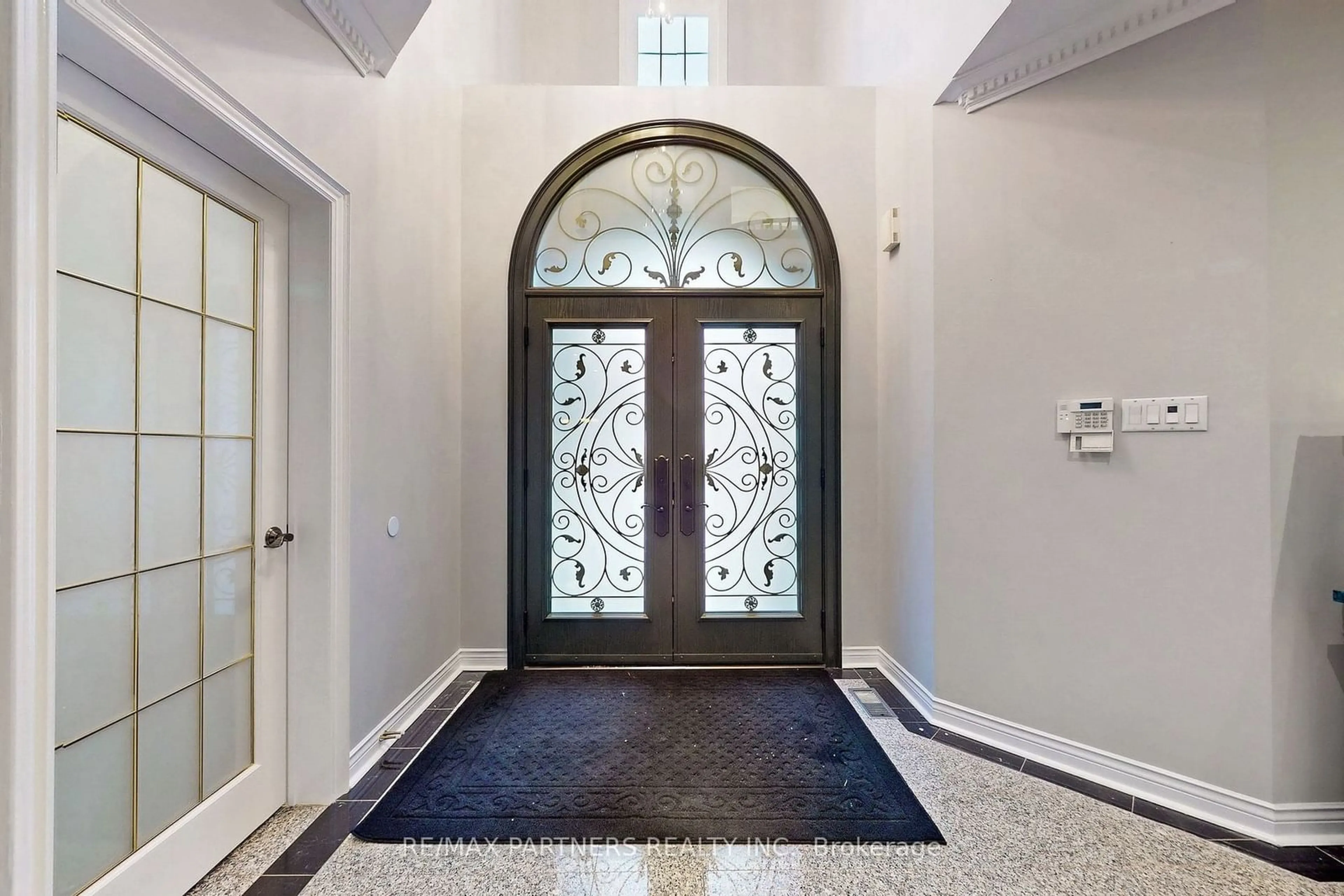 Indoor entryway for 115 Golden Tulip Cres, Markham Ontario L6C 1W4