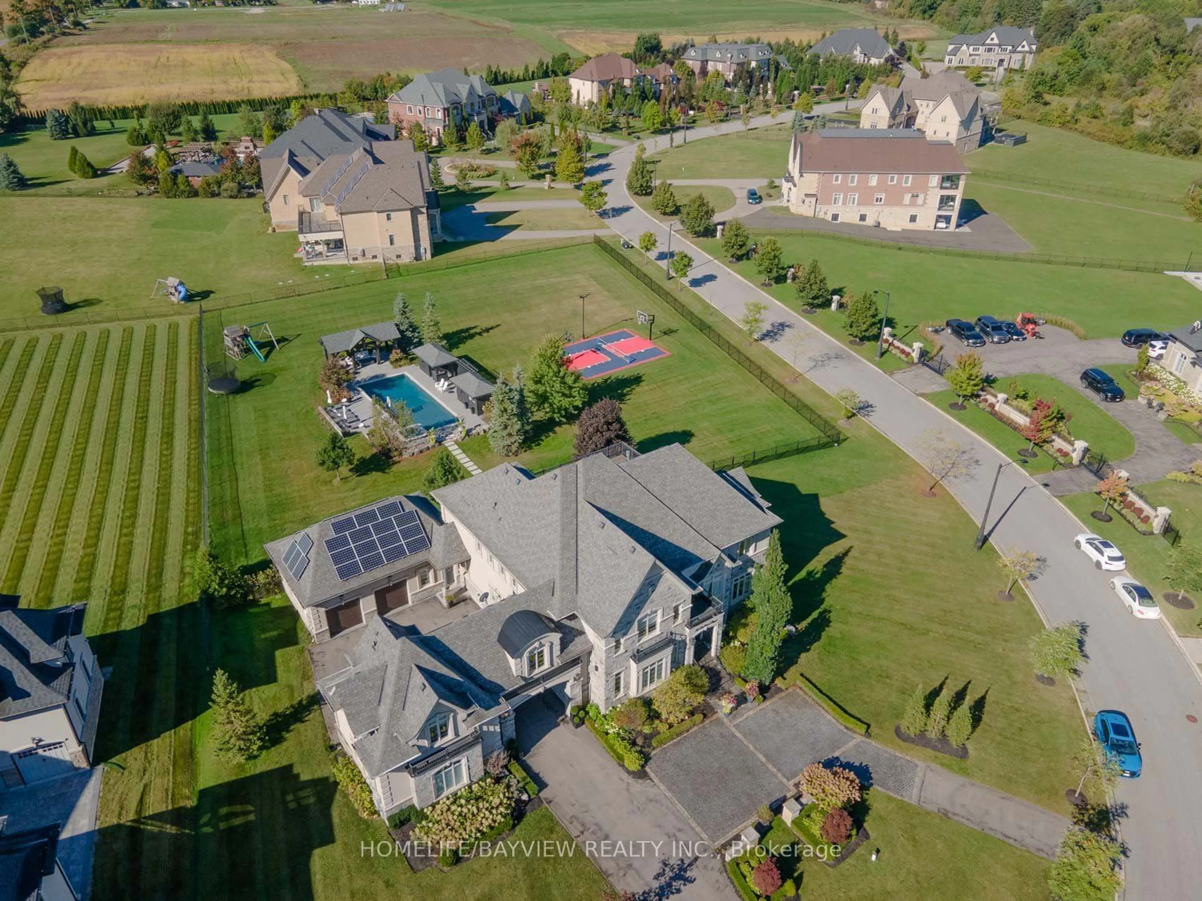 A pic from outside/outdoor area/front of a property/back of a property/a pic from drone, unknown for 50 Stallions Crt, Vaughan Ontario L6A 4V5