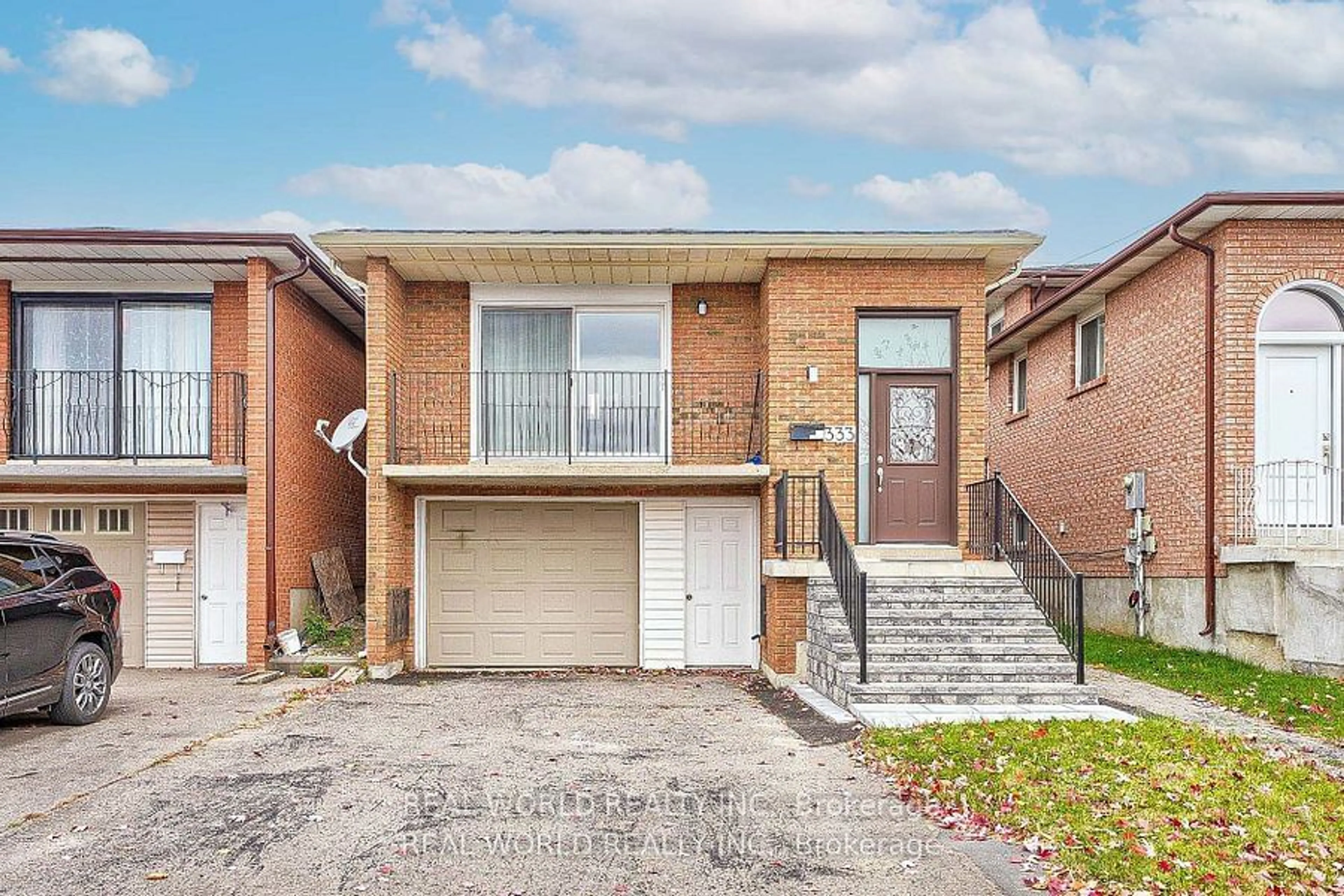 Home with brick exterior material, street for 333 Glen Shields Ave, Vaughan Ontario L4K 1T4