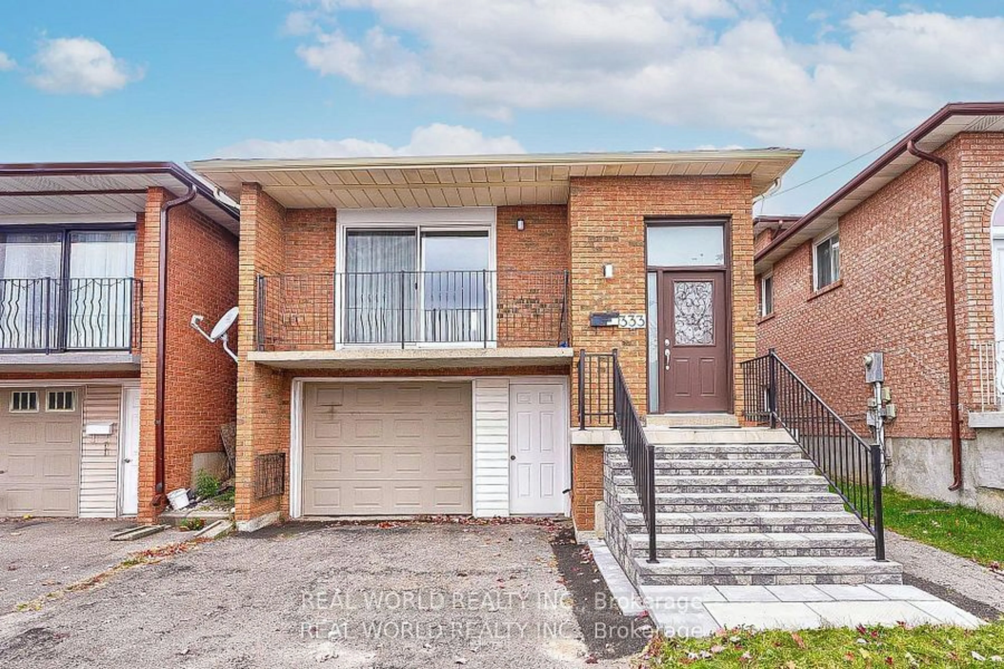 Home with brick exterior material, street for 333 Glen Shields Ave, Vaughan Ontario L4K 1T4