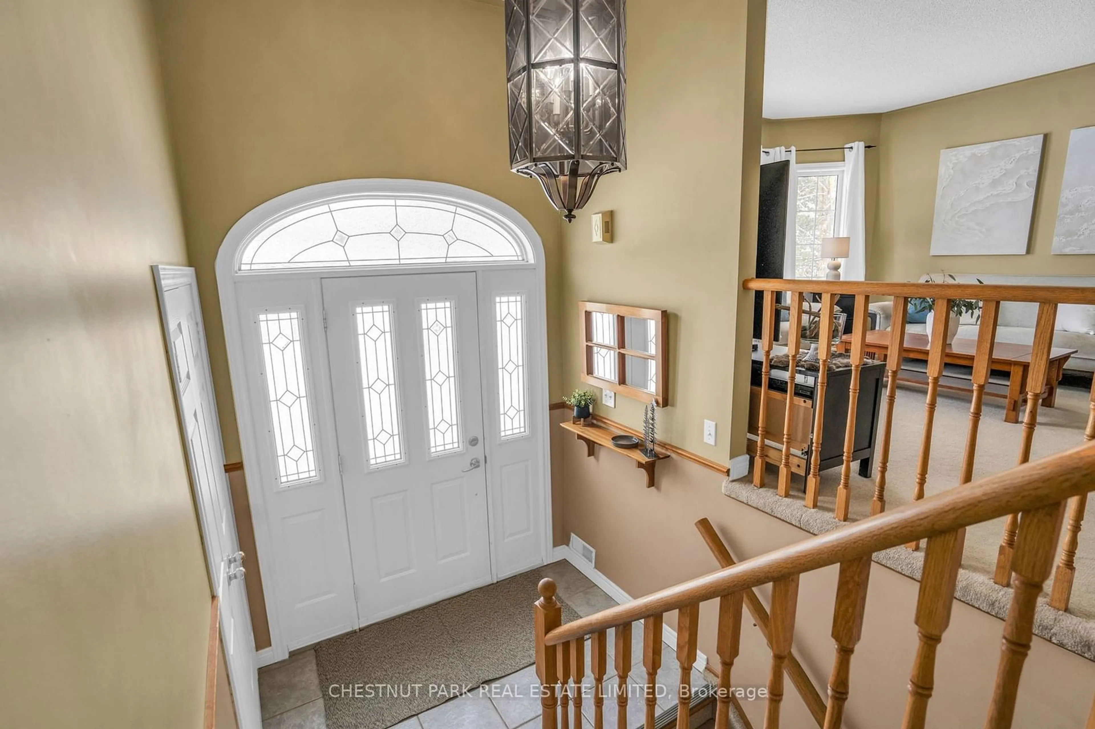 Indoor entryway for 35 Pine Park Blvd, Adjala-Tosorontio Ontario L0M 1J0