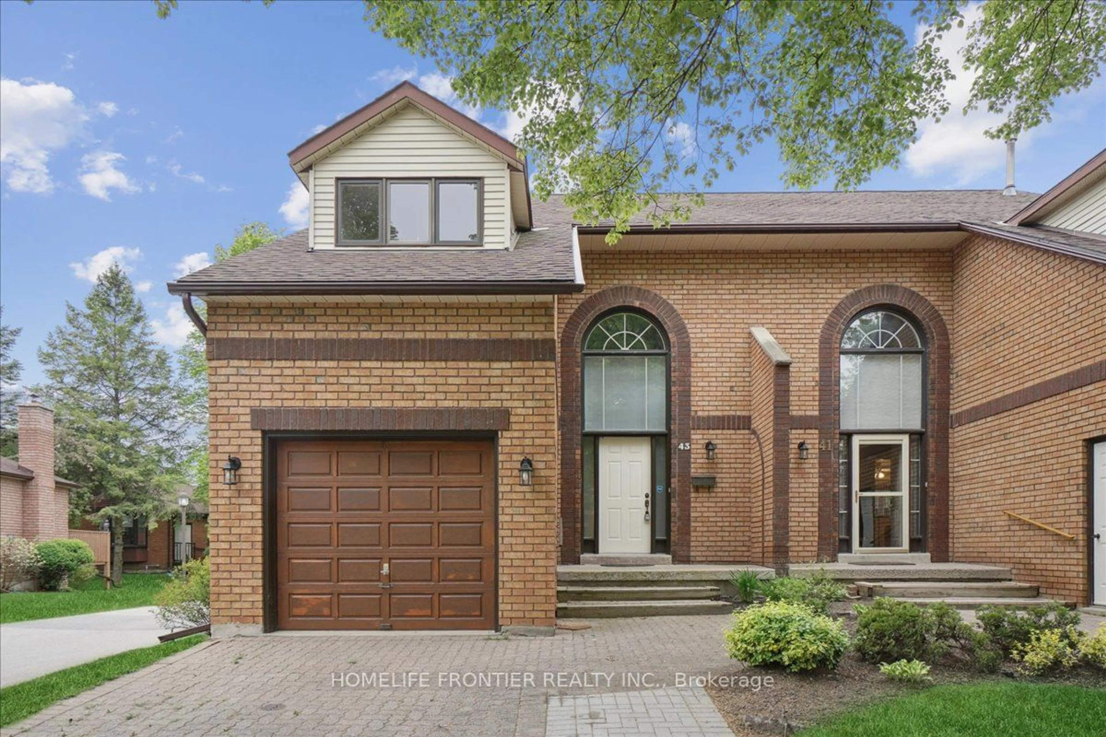 Home with brick exterior material, street for 43 Green Briar Rd, New Tecumseth Ontario L9R 1R5